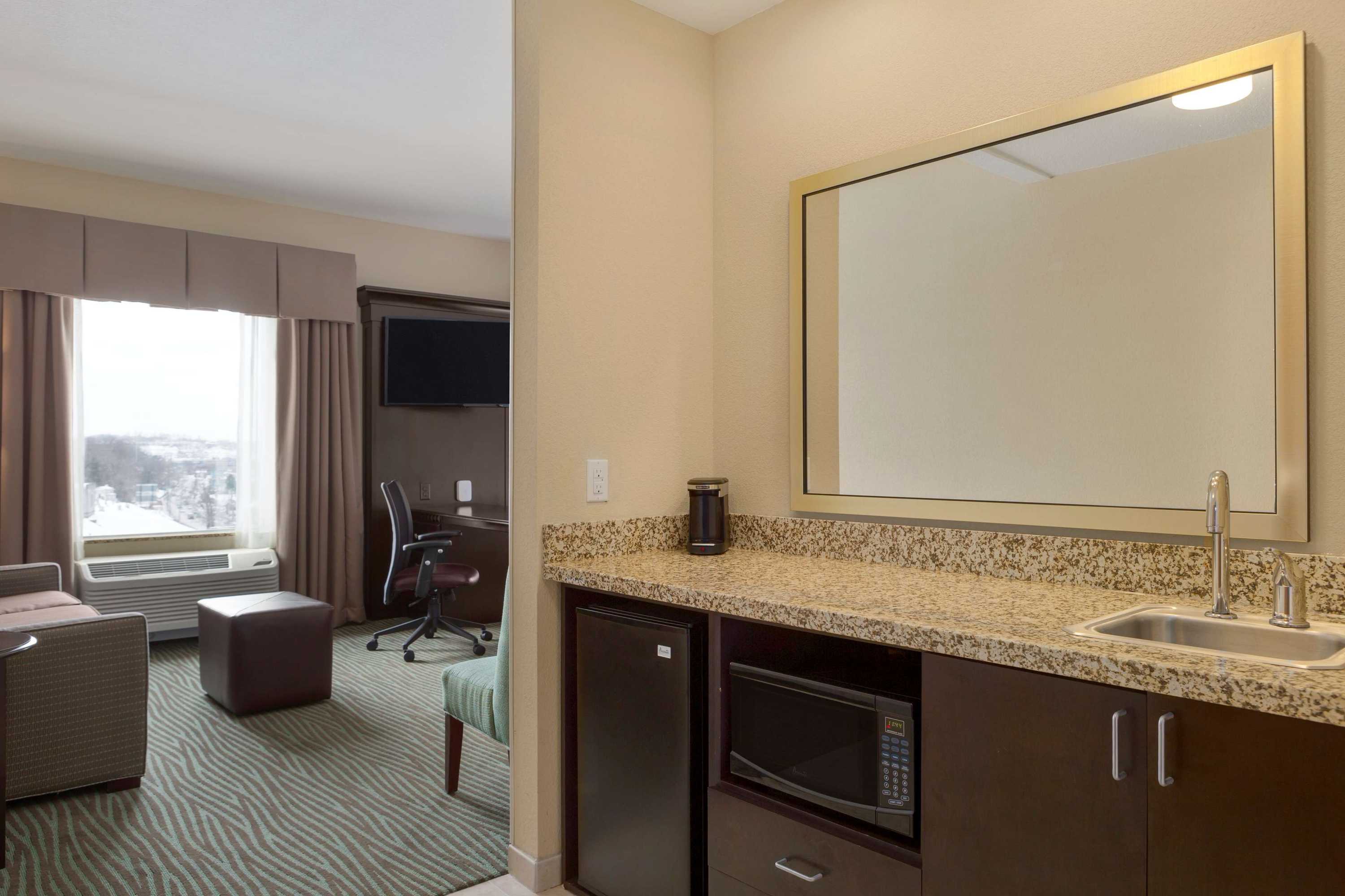 Gift card for Hampton Inn & Suites Parkersburg Downtown Gift card for Hampton Inn & Suites Parkersburg Downtown