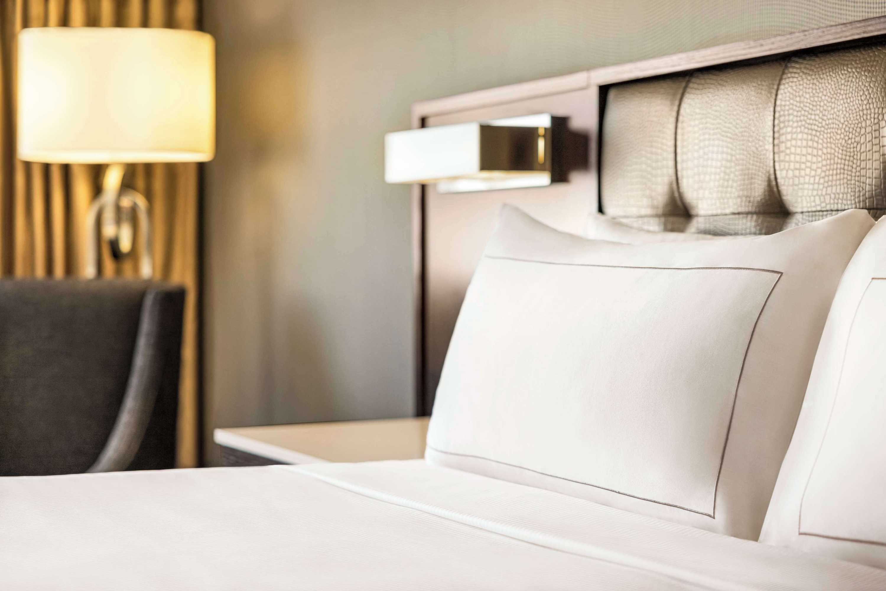 Gift card for Hilton Philadelphia City Avenue Gift card for Hilton Philadelphia City Avenue