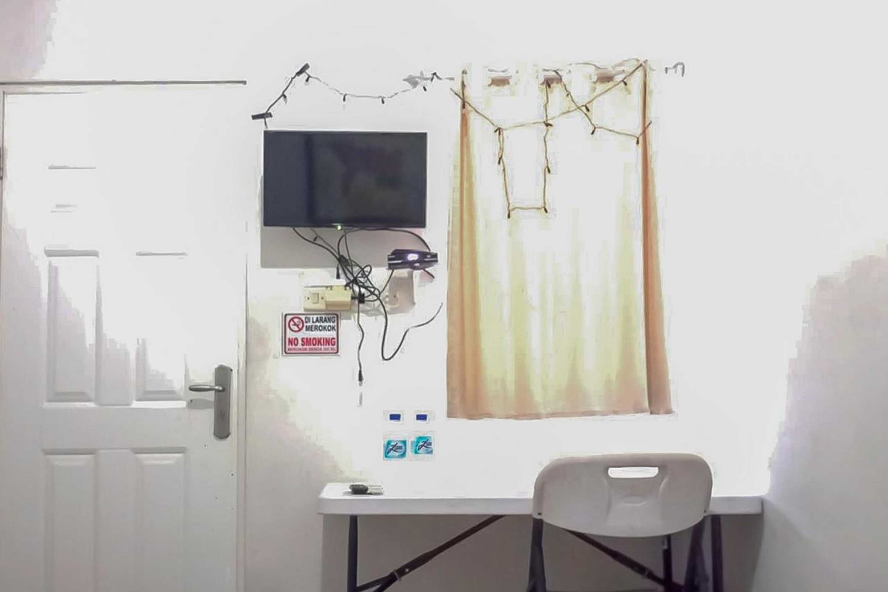 Gift card for Waringin Guest House Tegal Mitra Reddoorz Gift card for Waringin Guest House Tegal Mitra Reddoorz