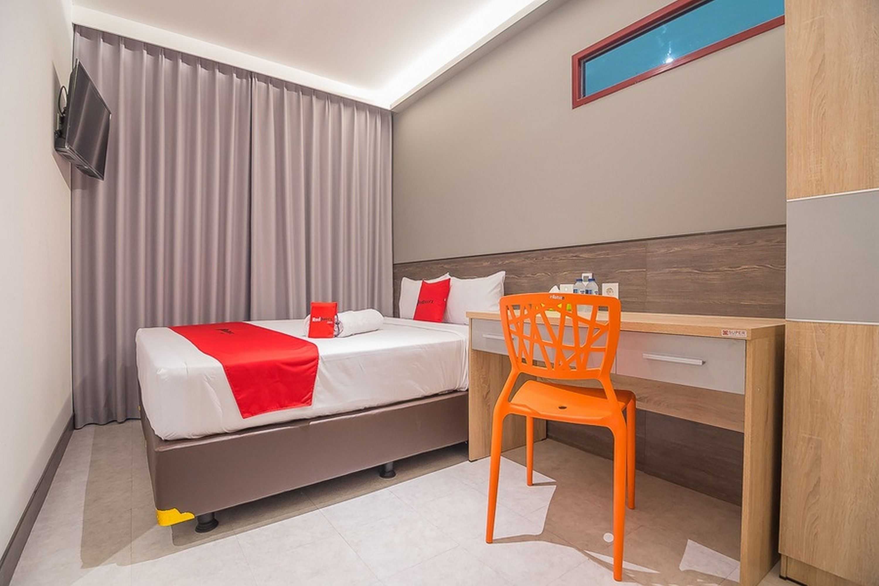 Gift card for Reddoorz Near Taman Rejomulyo