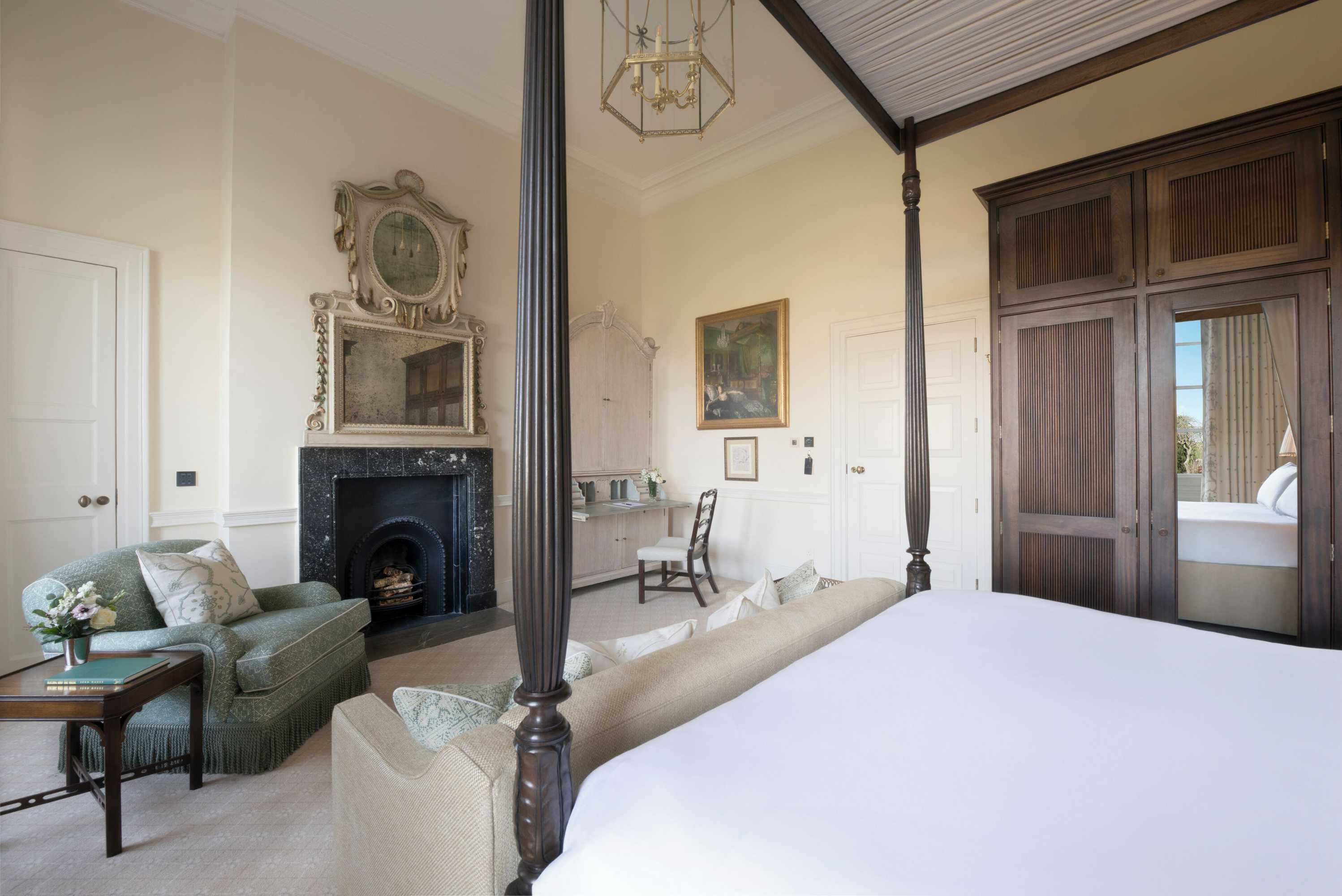 Gift card for 3 Bedroom Luxury Apartment Main Street Cashel Tipperary Gift card for 3 Bedroom Luxury Apartment Main Street Cashel Tipperary