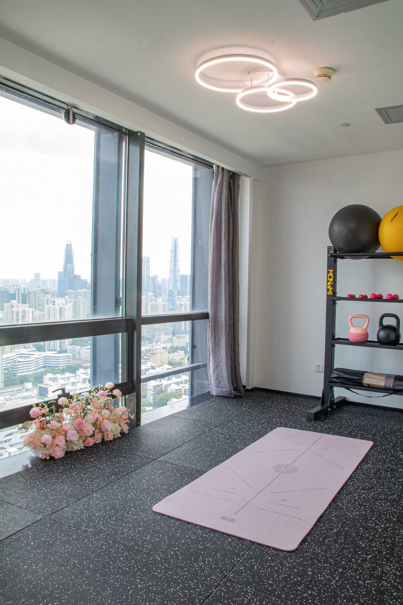 Gift card for Huaqiang Plaza Hotel Shenzhen, Enjoy Complimentary Mini Bar & Night Snack, Add Breakfast - Enjoy Complimentary Afternoon Tea Gift card for Huaqiang Plaza Hotel Shenzhen, Enjoy Complimentary Mini Bar & Night Snack, Add Breakfast - Enjoy Complimentary Afternoon Tea