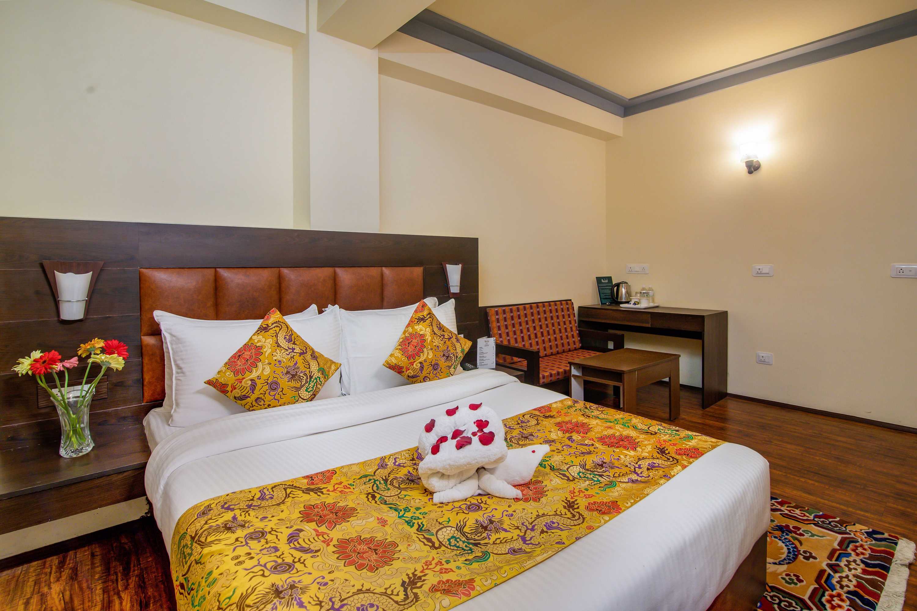 Gift card for Muscatel Grand Silkroute 300 Mts MG Marg Gift card for Muscatel Grand Silkroute 300 Mts MG Marg