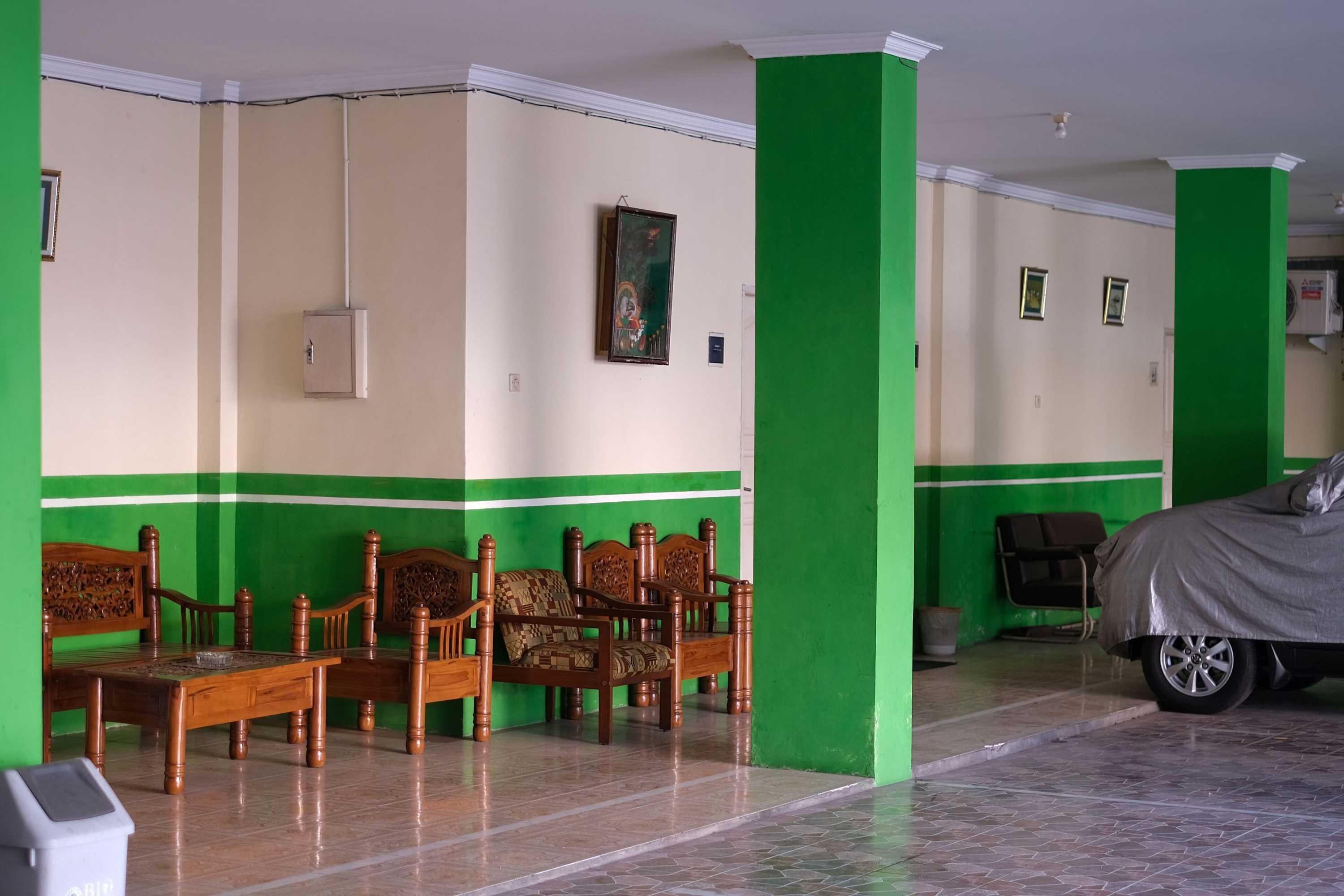 Gift card for Oyo 338 Guest House Omah Manahan Syariah Gift card for Oyo 338 Guest House Omah Manahan Syariah