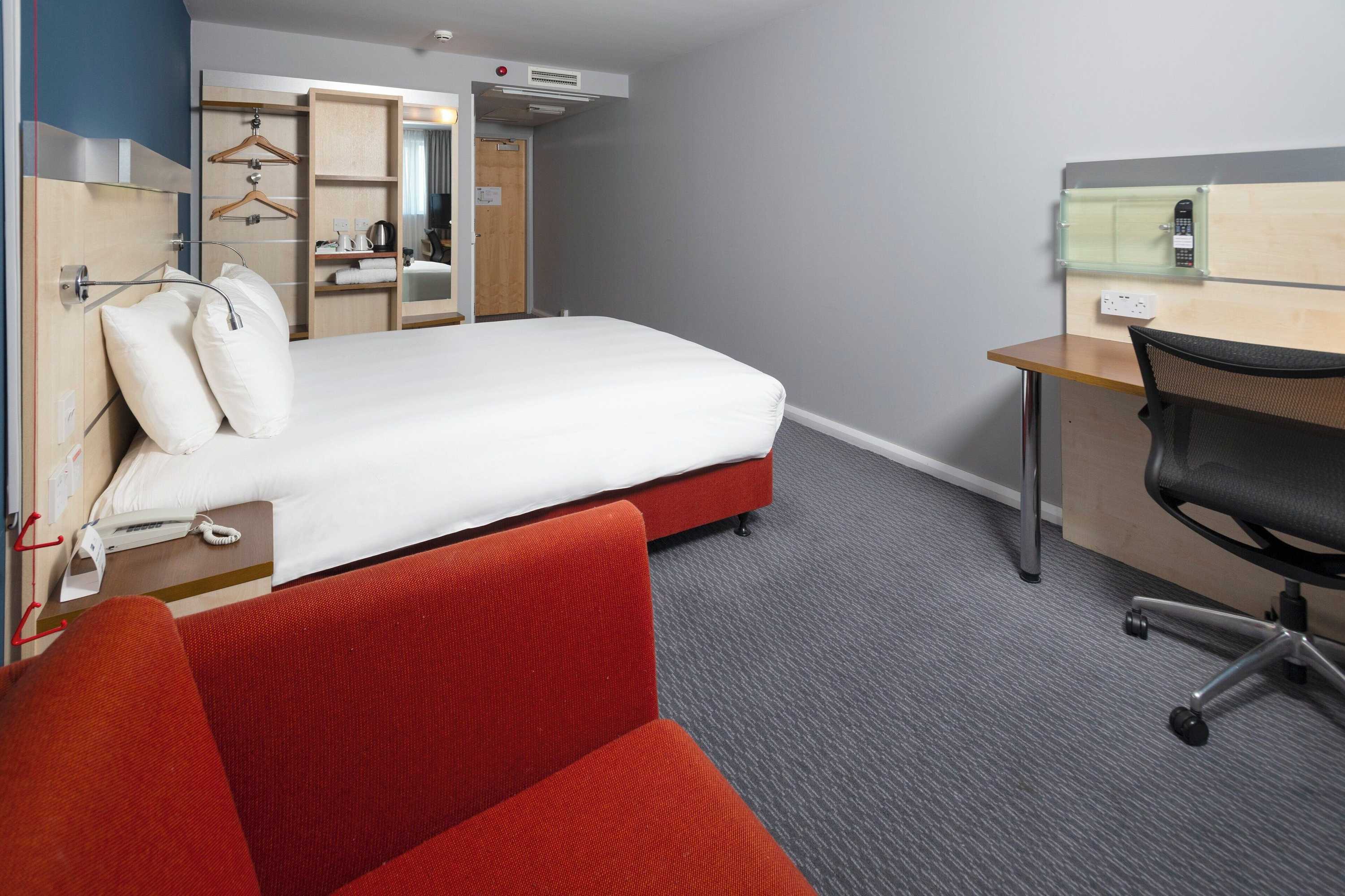 Gift card for Holiday Inn Express Swindon City Centre by Ihg Gift card for Holiday Inn Express Swindon City Centre by Ihg