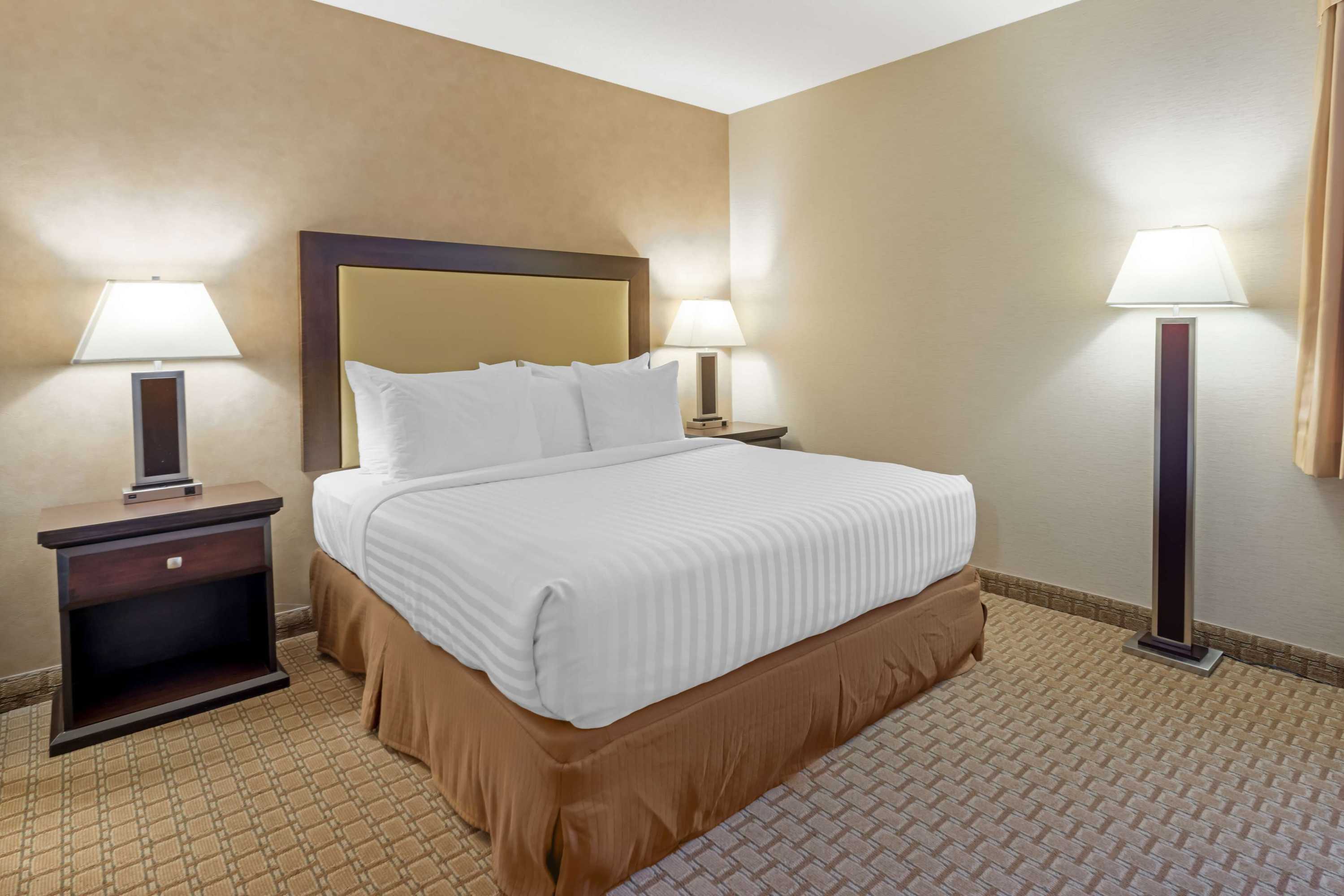 Gift card for Best Western Plus Emerald Isle Hotel Gift card for Best Western Plus Emerald Isle Hotel