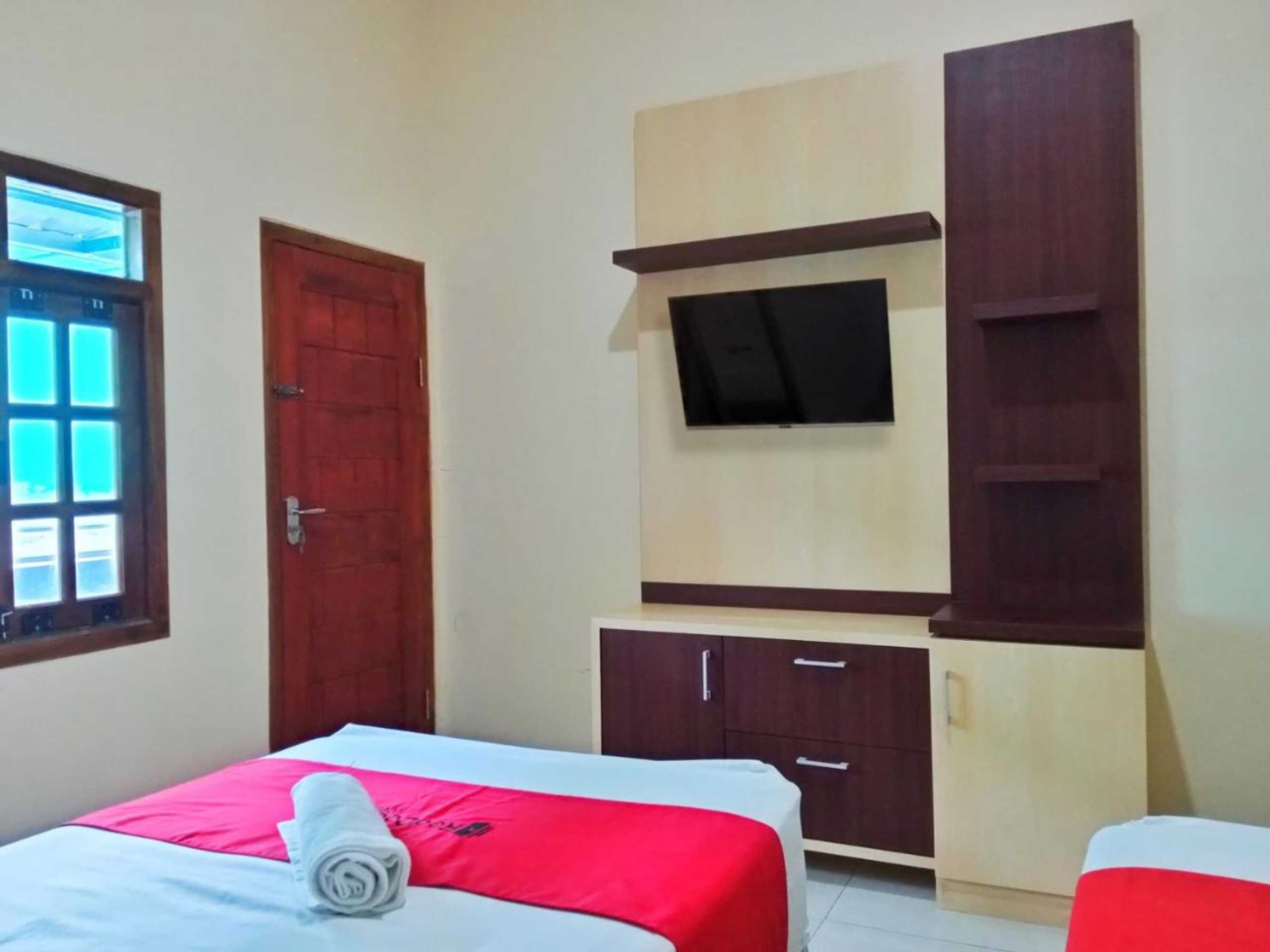 Gift card for Reddoorz Near Alun Alun Slawi