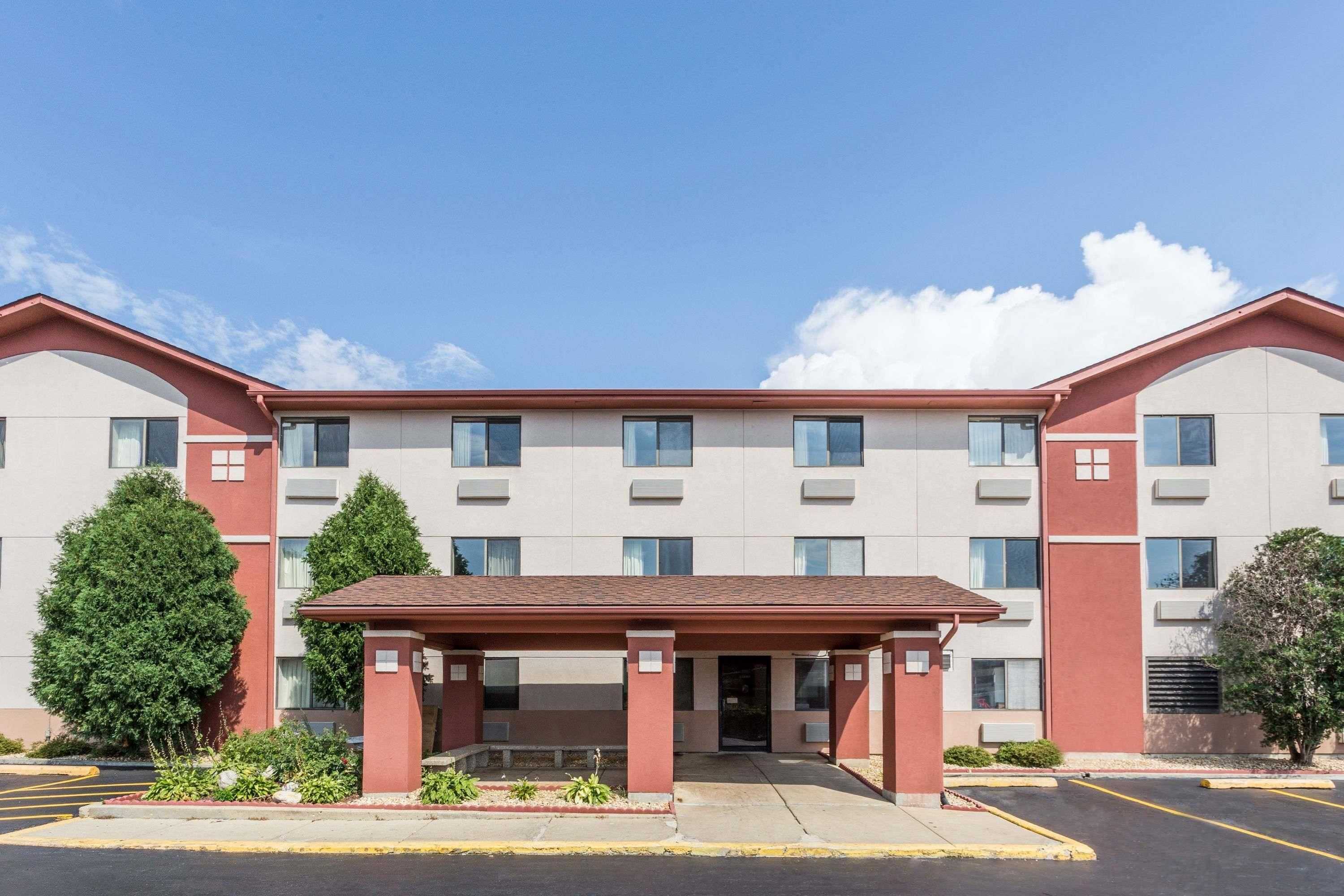 Gift card for Super 8 by Wyndham St. Charles Gift card for Super 8 by Wyndham St. Charles
