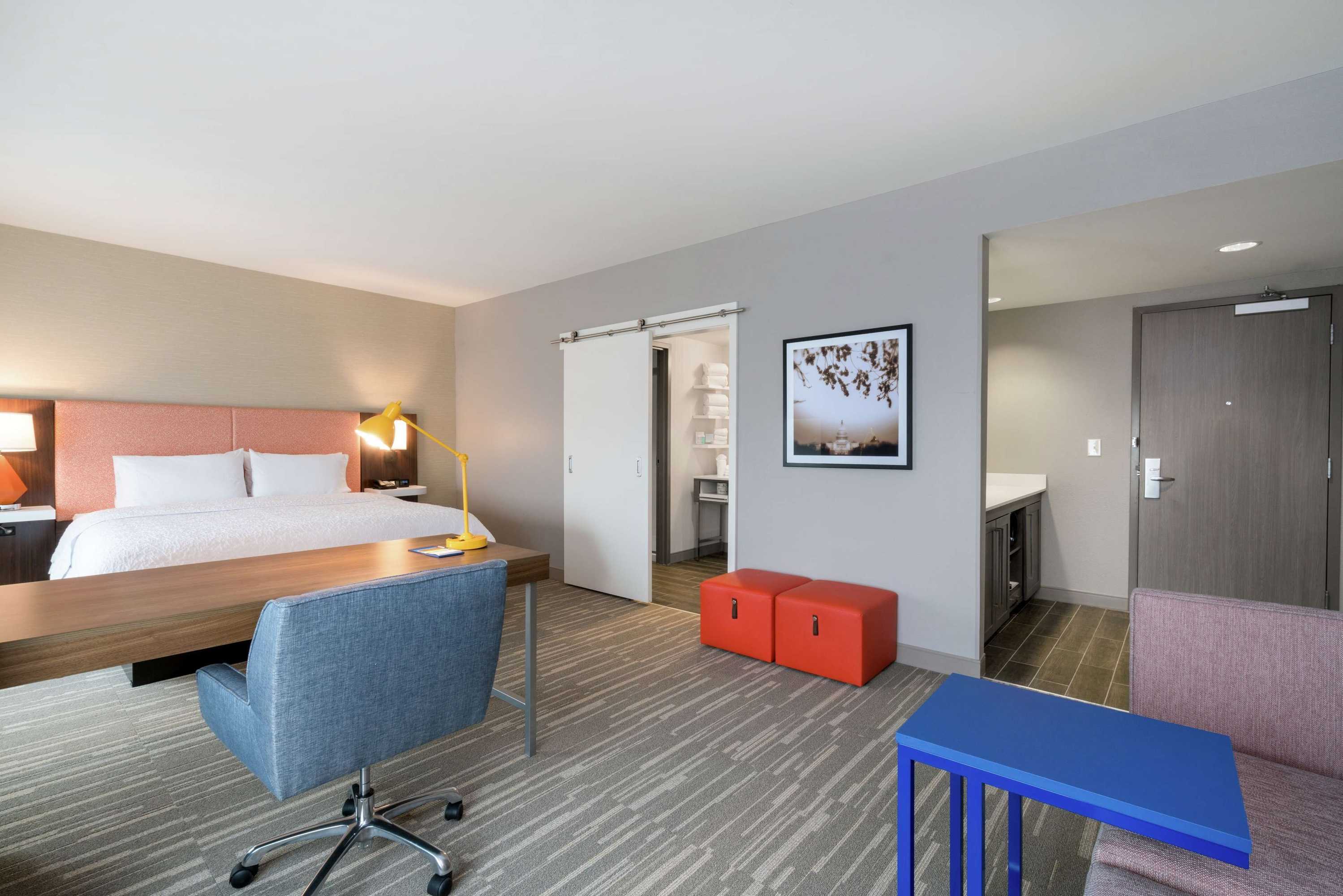 Gift card for Hampton Inn & Suites Glenarden/washington DC Gift card for Hampton Inn & Suites Glenarden/washington DC