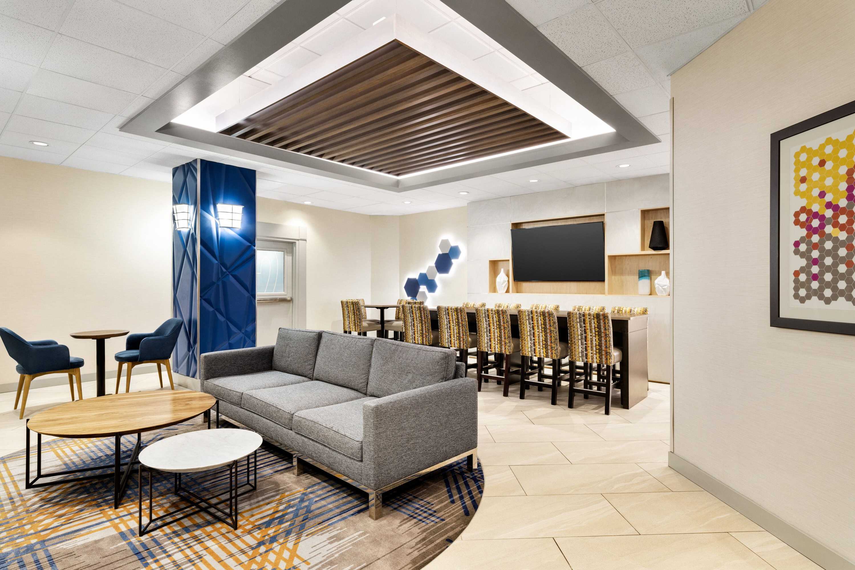 Gift card for Holiday Inn Express Vancouver-Metrotown (burnaby) by Ihg Gift card for Holiday Inn Express Vancouver-Metrotown (burnaby) by Ihg
