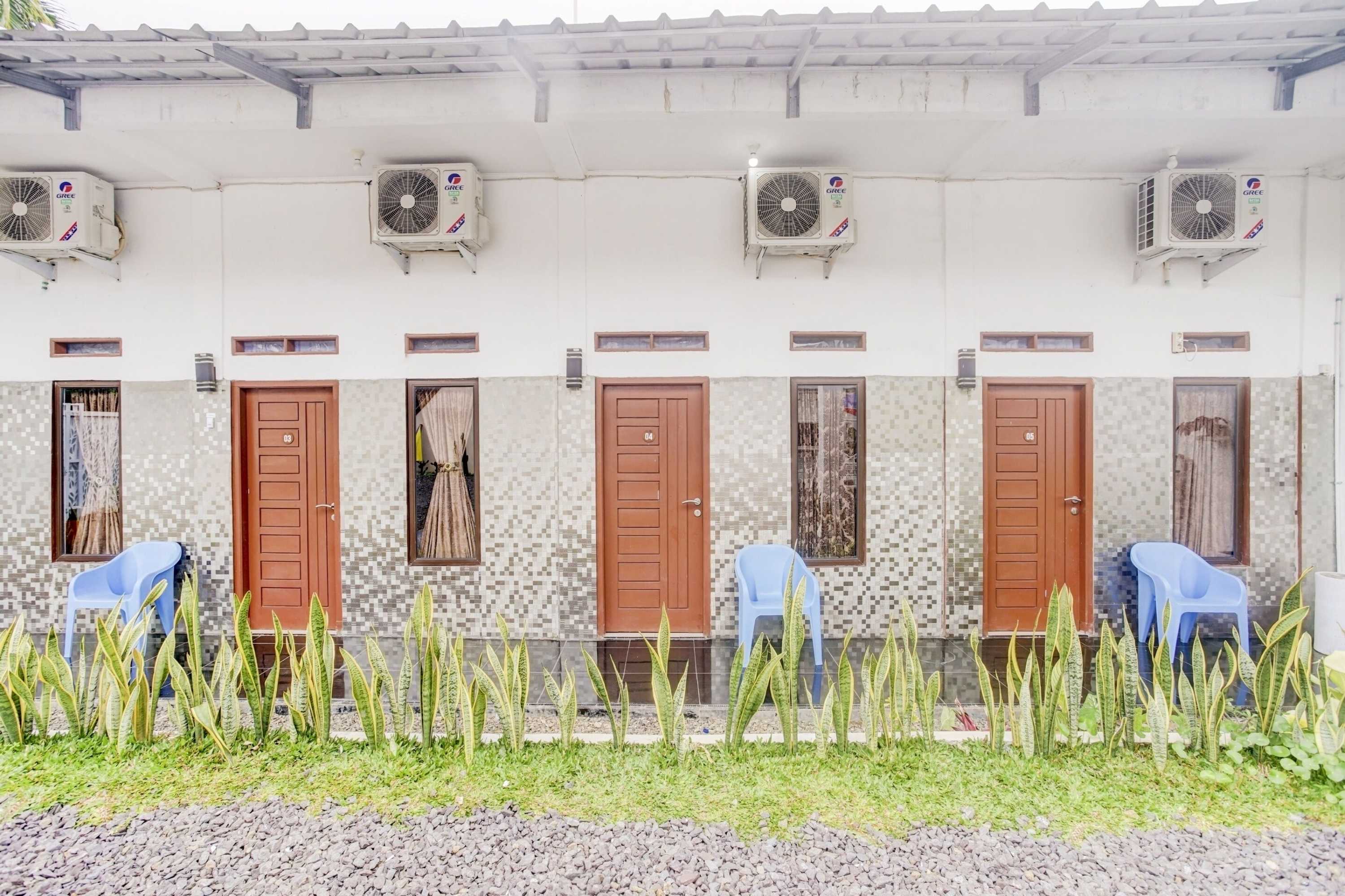 Gift card for Oyo 90124 Oemah Ratu Hostel Syariah Gift card for Oyo 90124 Oemah Ratu Hostel Syariah