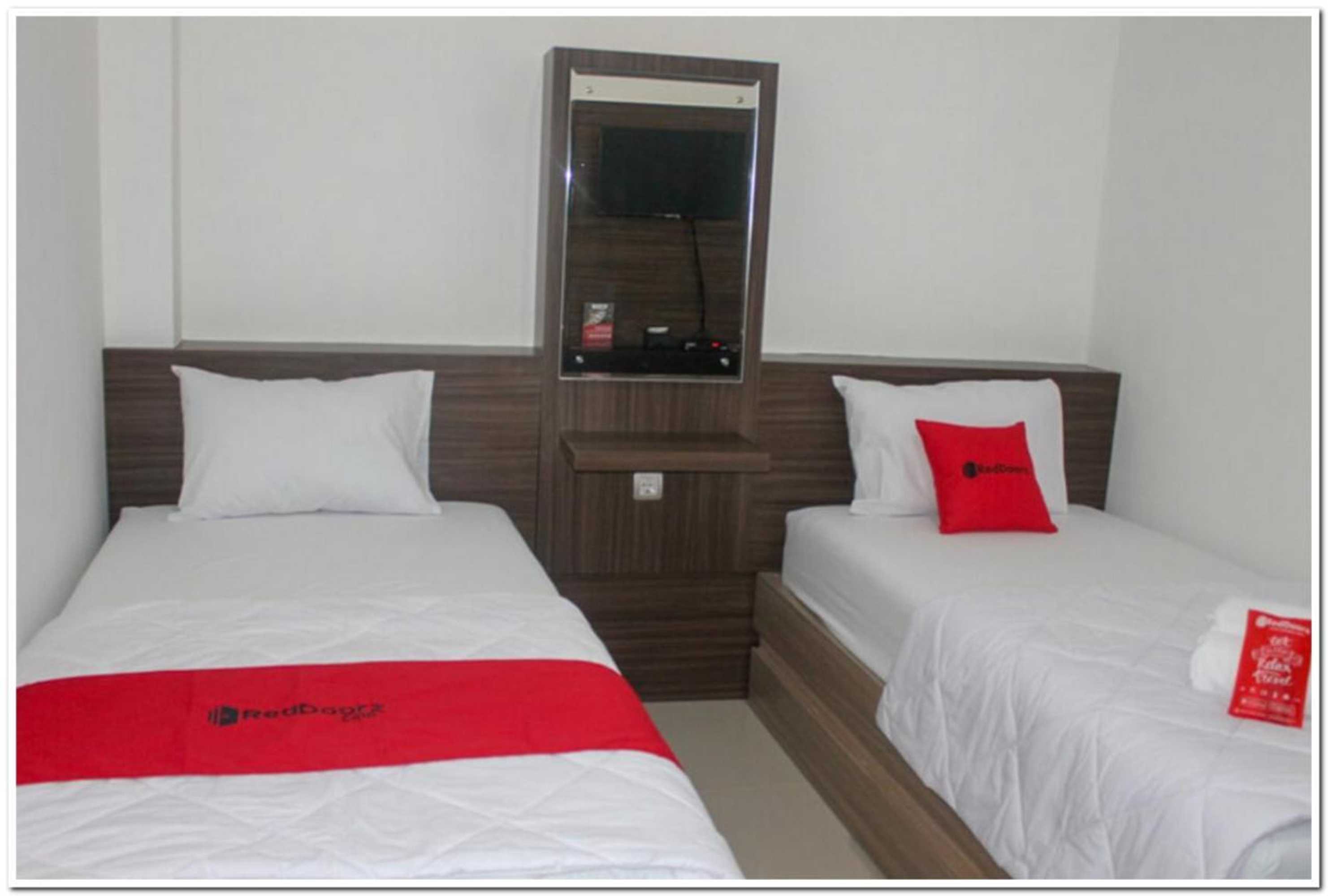 Gift card for Reddoorz Near Moro Mall Purwokerto 2 Gift card for Reddoorz Near Moro Mall Purwokerto 2