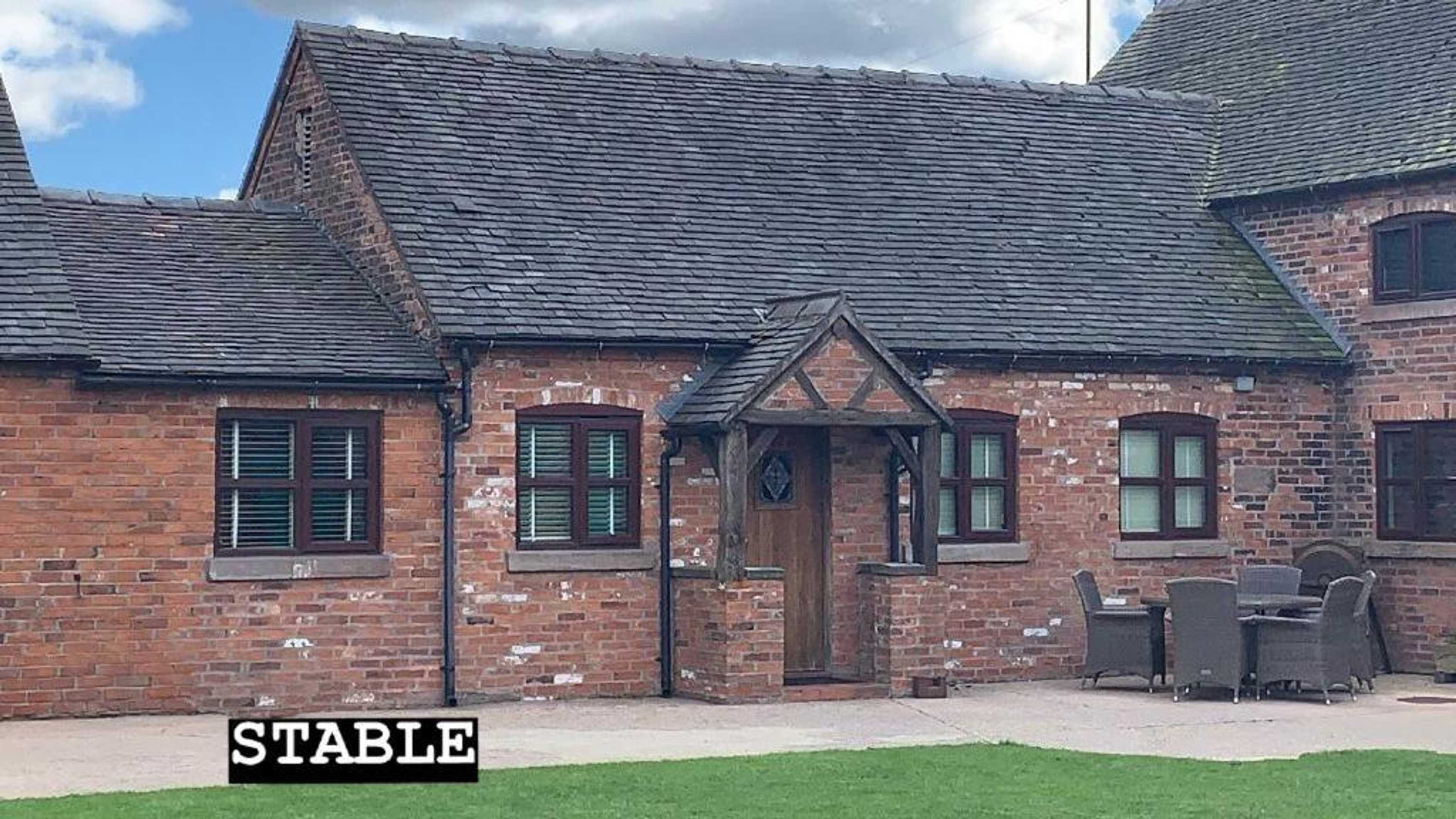 Gift card for Domvilles Farm Self Catering Courtyard Stable Gift card for Domvilles Farm Self Catering Courtyard Stable