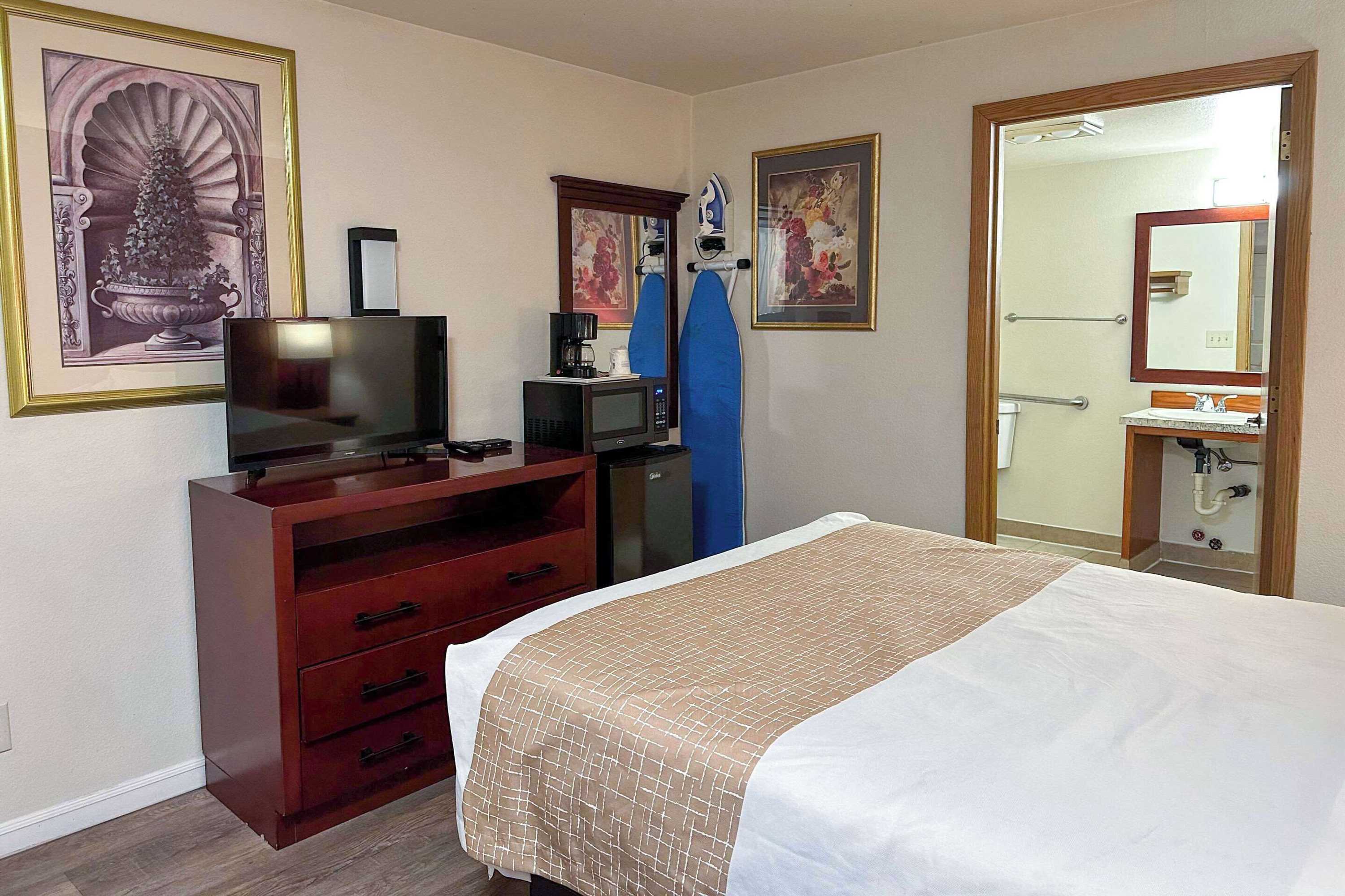 Gift card for Econo Lodge Edmonds North Seattle Gift card for Econo Lodge Edmonds North Seattle