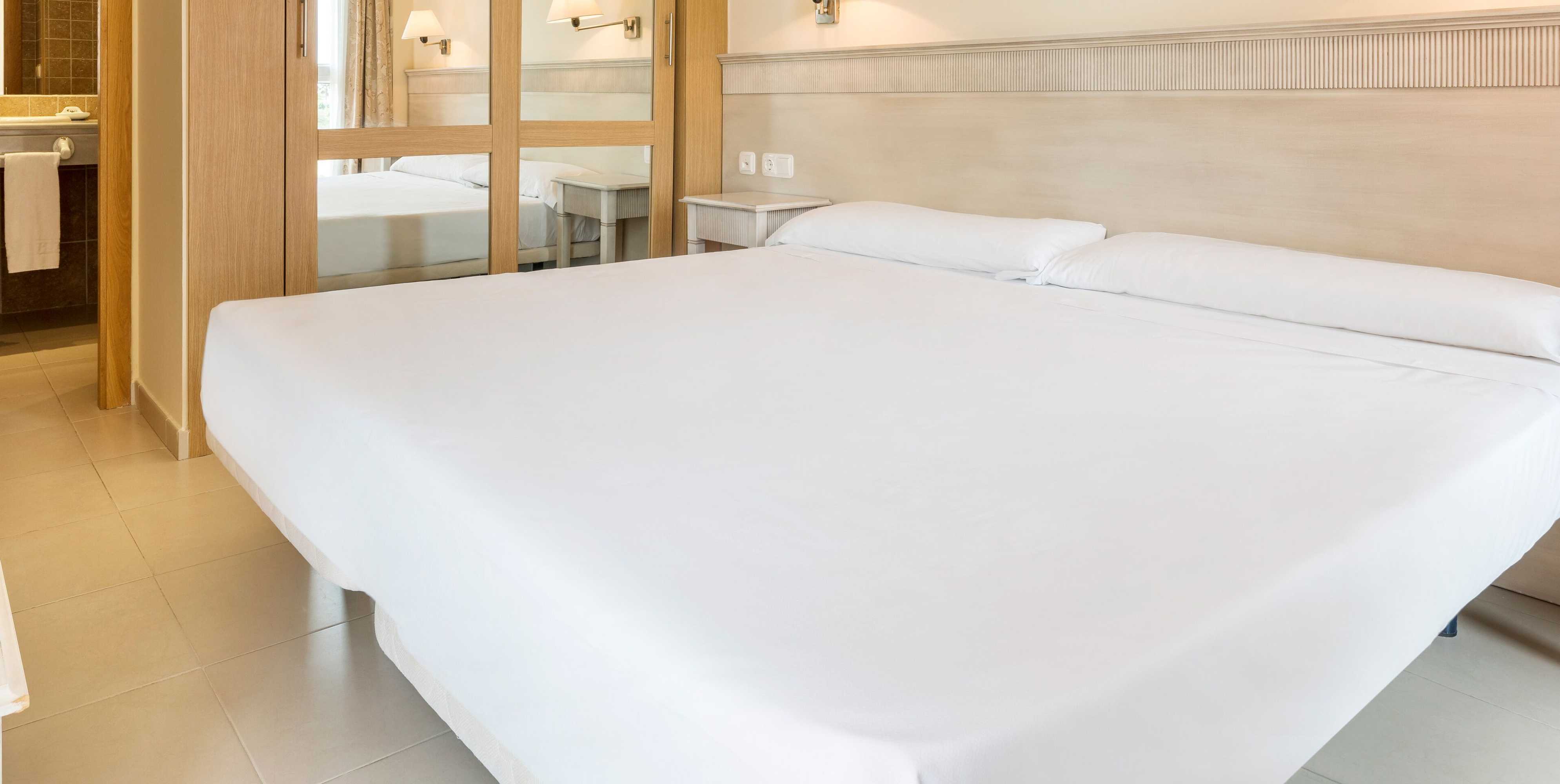 Gift card for Aparthotel Ilunion Sancti Petri Gift card for Aparthotel Ilunion Sancti Petri