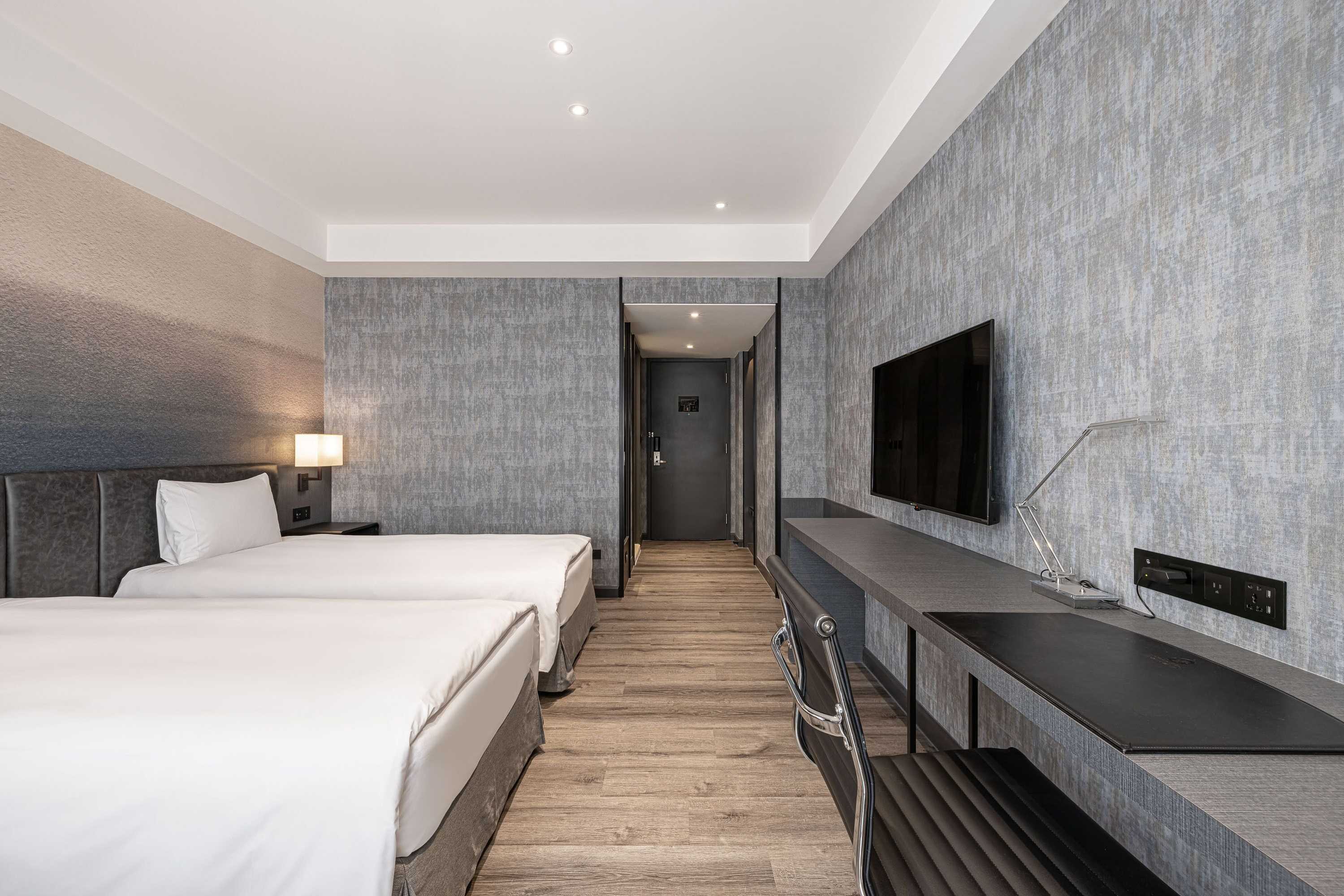 Gift card for Lakeshore Hotel Metropolis I Gift card for Lakeshore Hotel Metropolis I