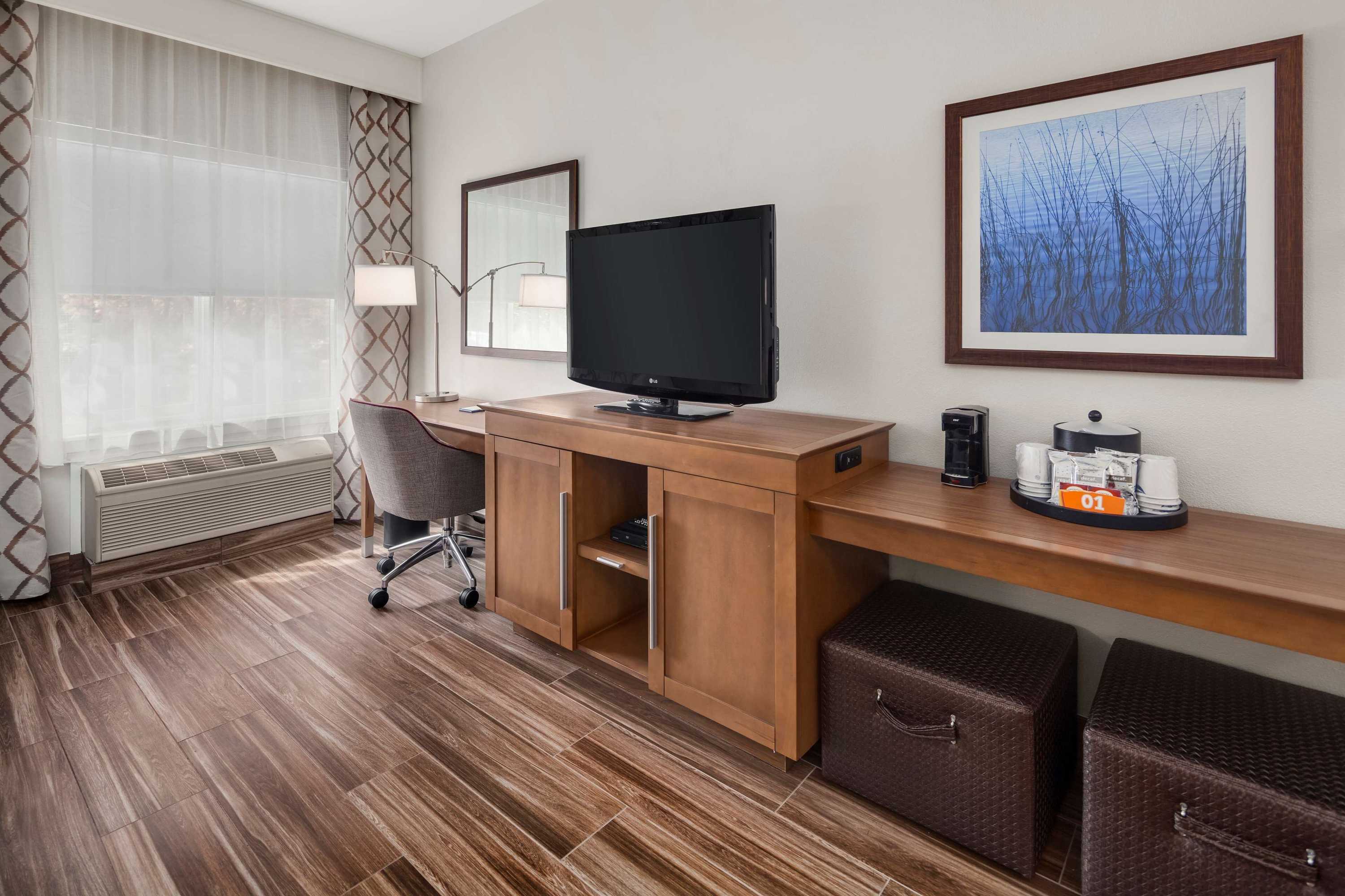 Gift card for Hampton Inn & Suites Seattle-North/lynnwood Gift card for Hampton Inn & Suites Seattle-North/lynnwood