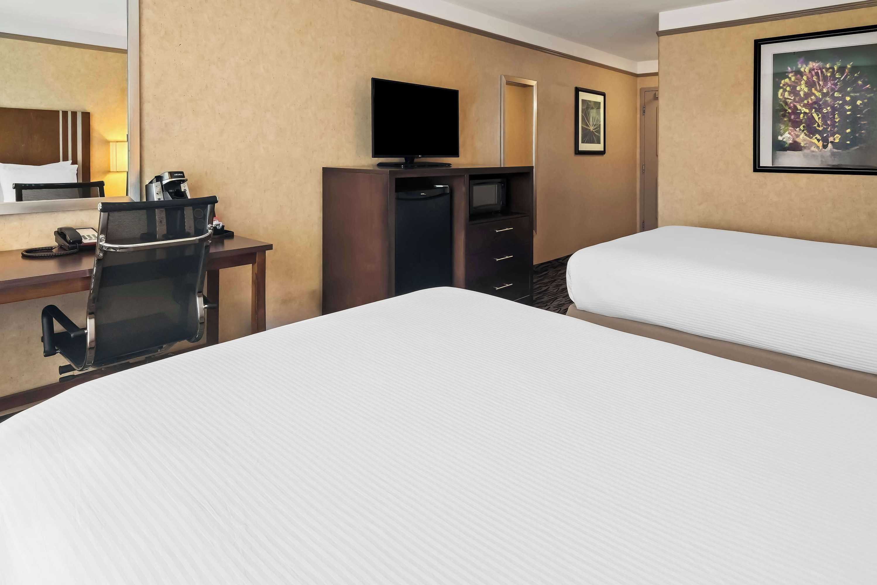 Gift card for Best Western Plus Pitt Meadows Inn & Suites Gift card for Best Western Plus Pitt Meadows Inn & Suites