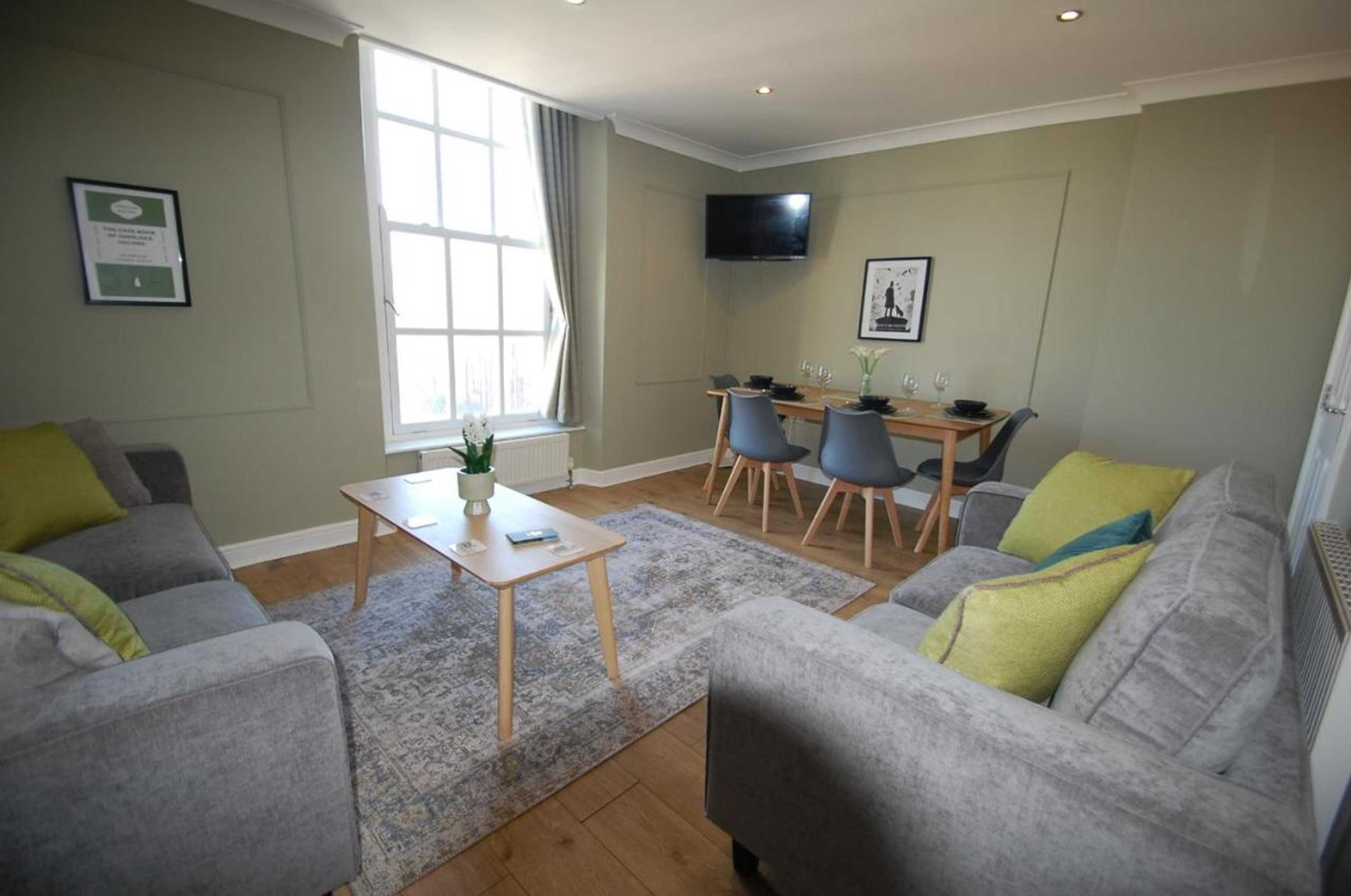 Gift card for Cosy Dragon Atsherlock Holmes