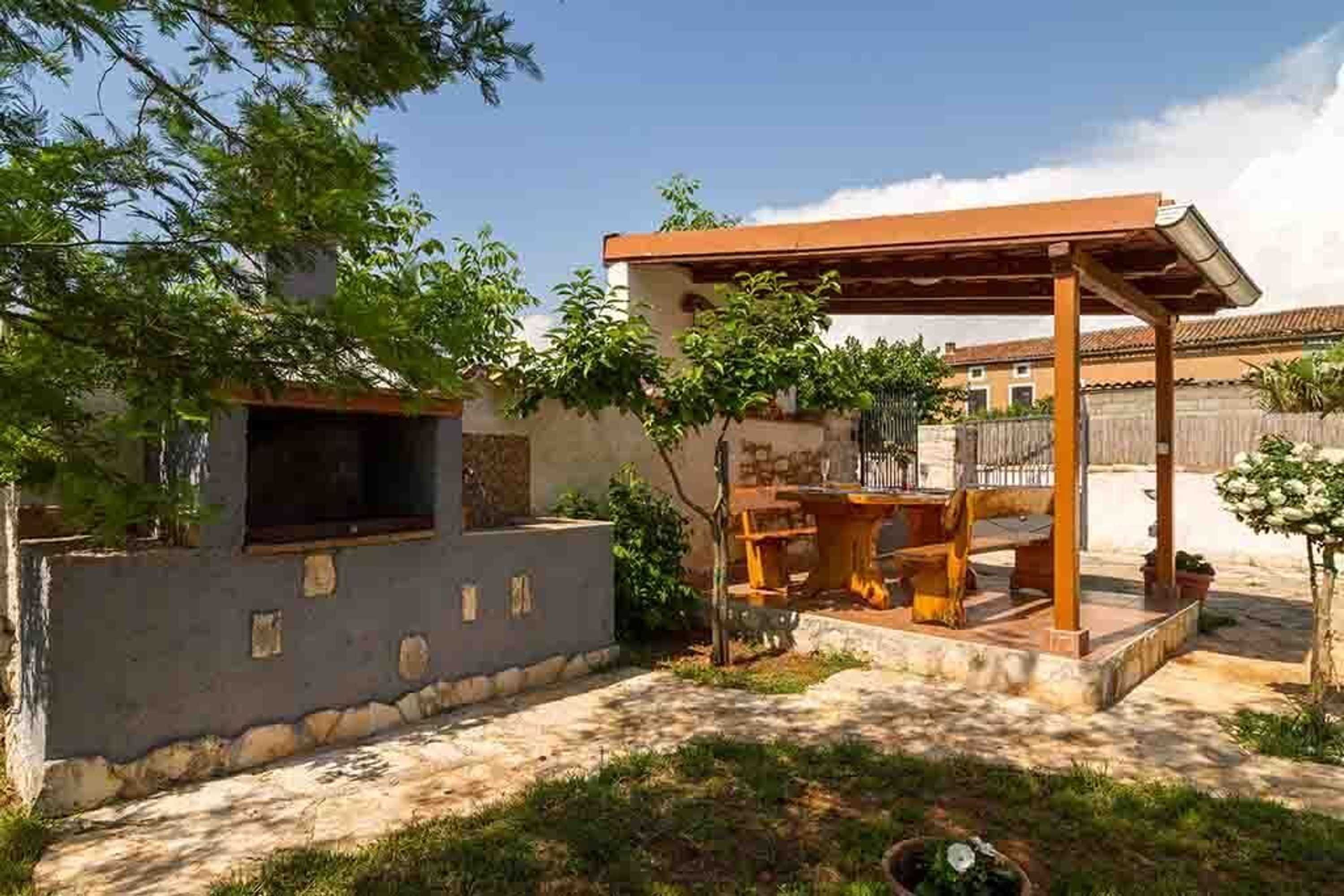 Gift card for Holiday House Emily With a Pool