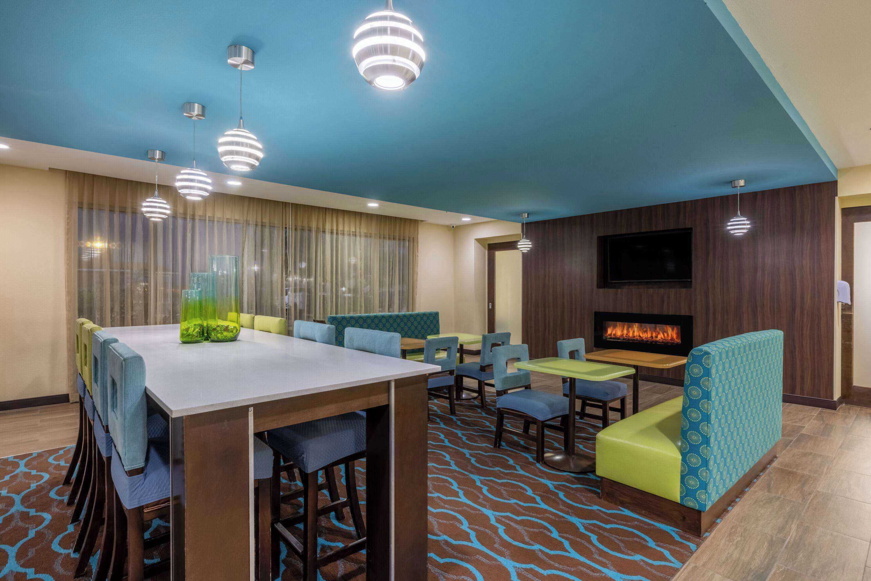 Gift card for La Quinta Inn & Suites by Wyndham Artesia Gift card for La Quinta Inn & Suites by Wyndham Artesia