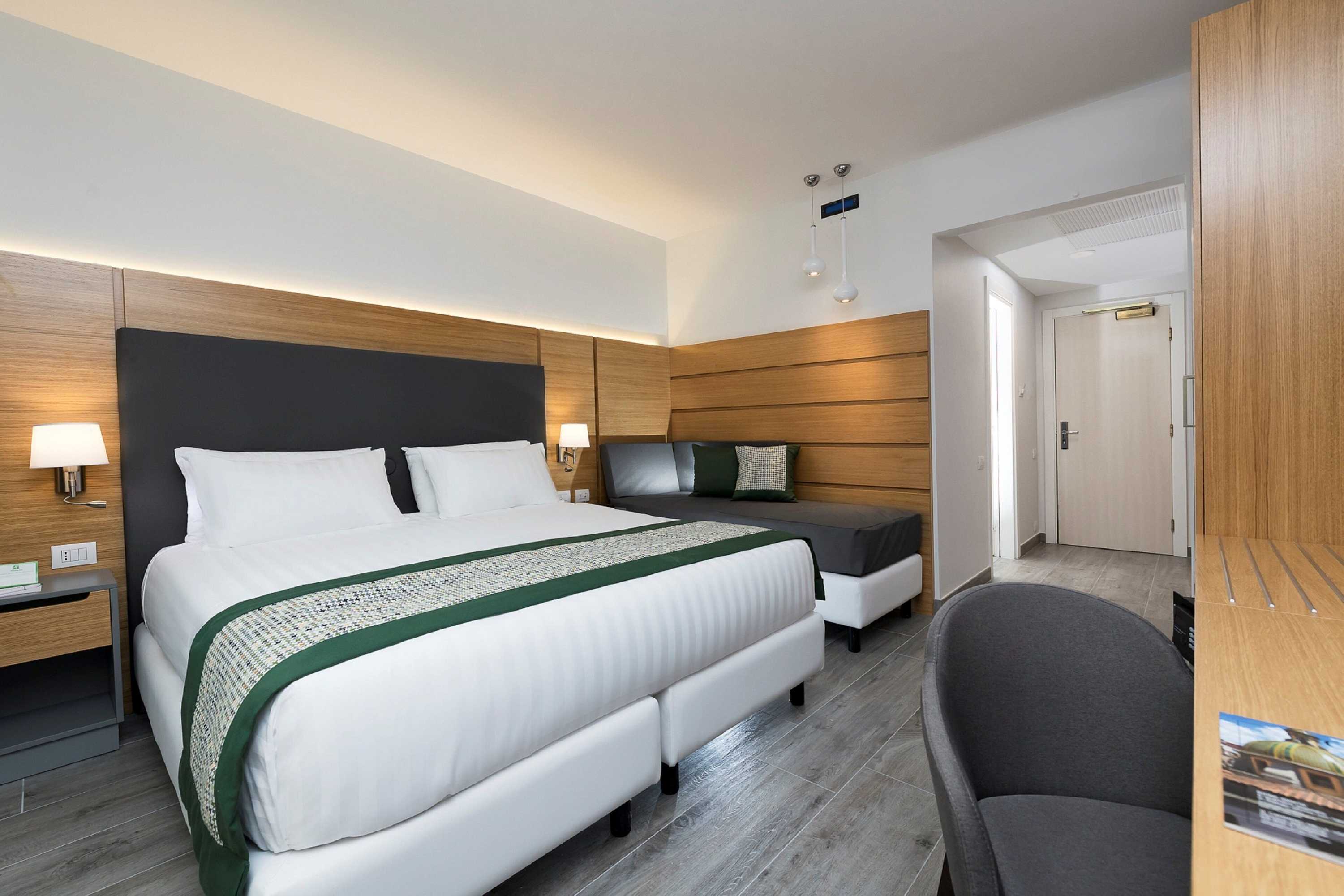 Gift card for Holiday Inn Naples by Ihg Gift card for Holiday Inn Naples by Ihg