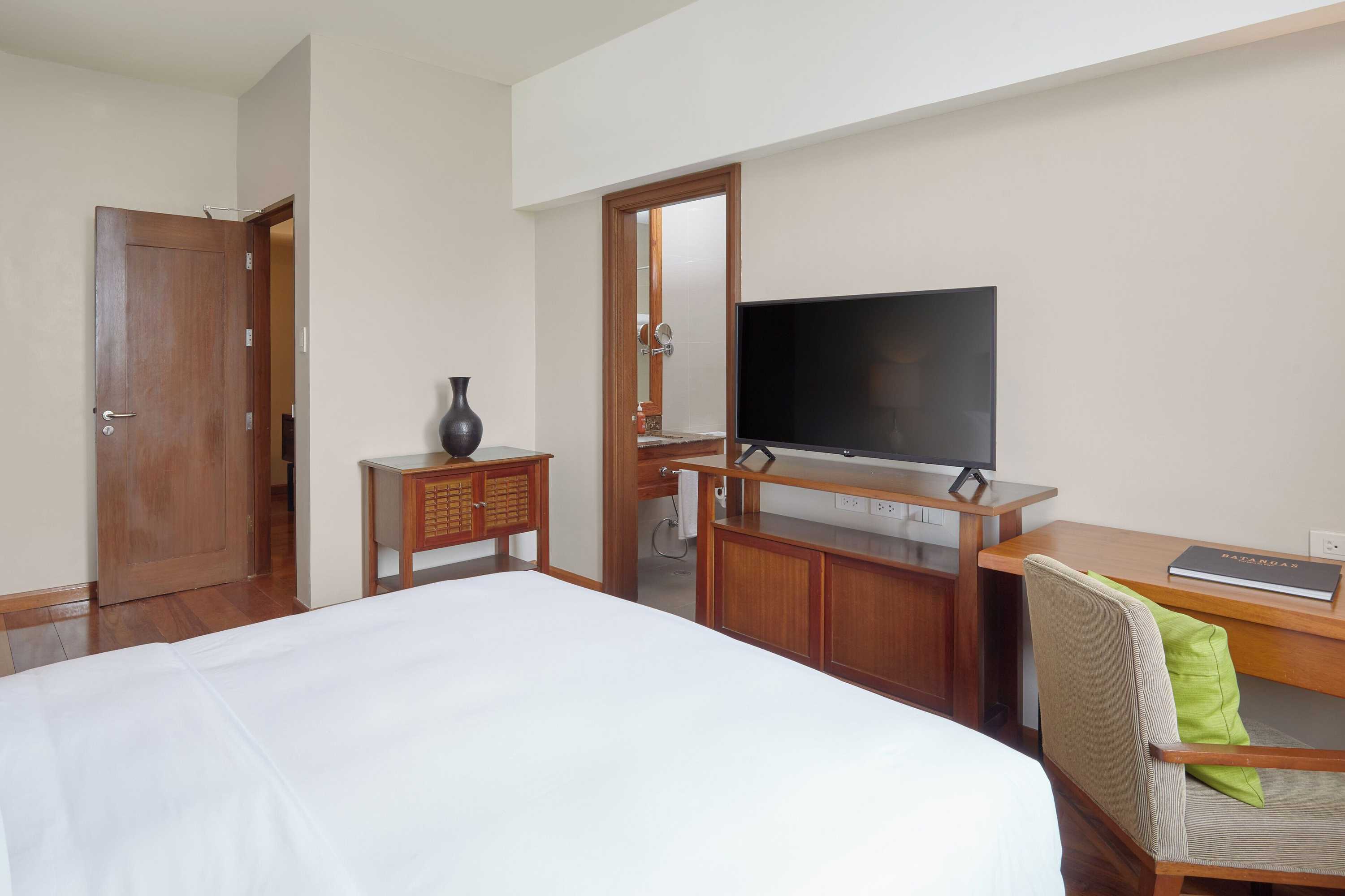 Gift card for Holiday Inn & Suites Batangas Limapark by Ihg