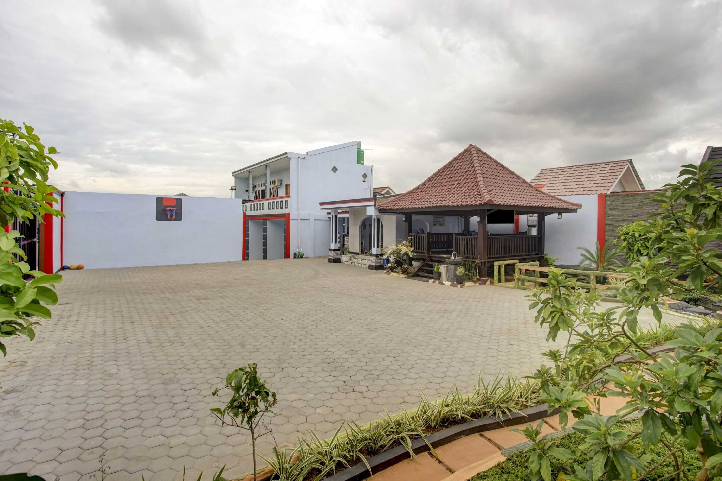 Gift card for Oyo Life 3982 Azka Homestay Syariah Gift card for Oyo Life 3982 Azka Homestay Syariah