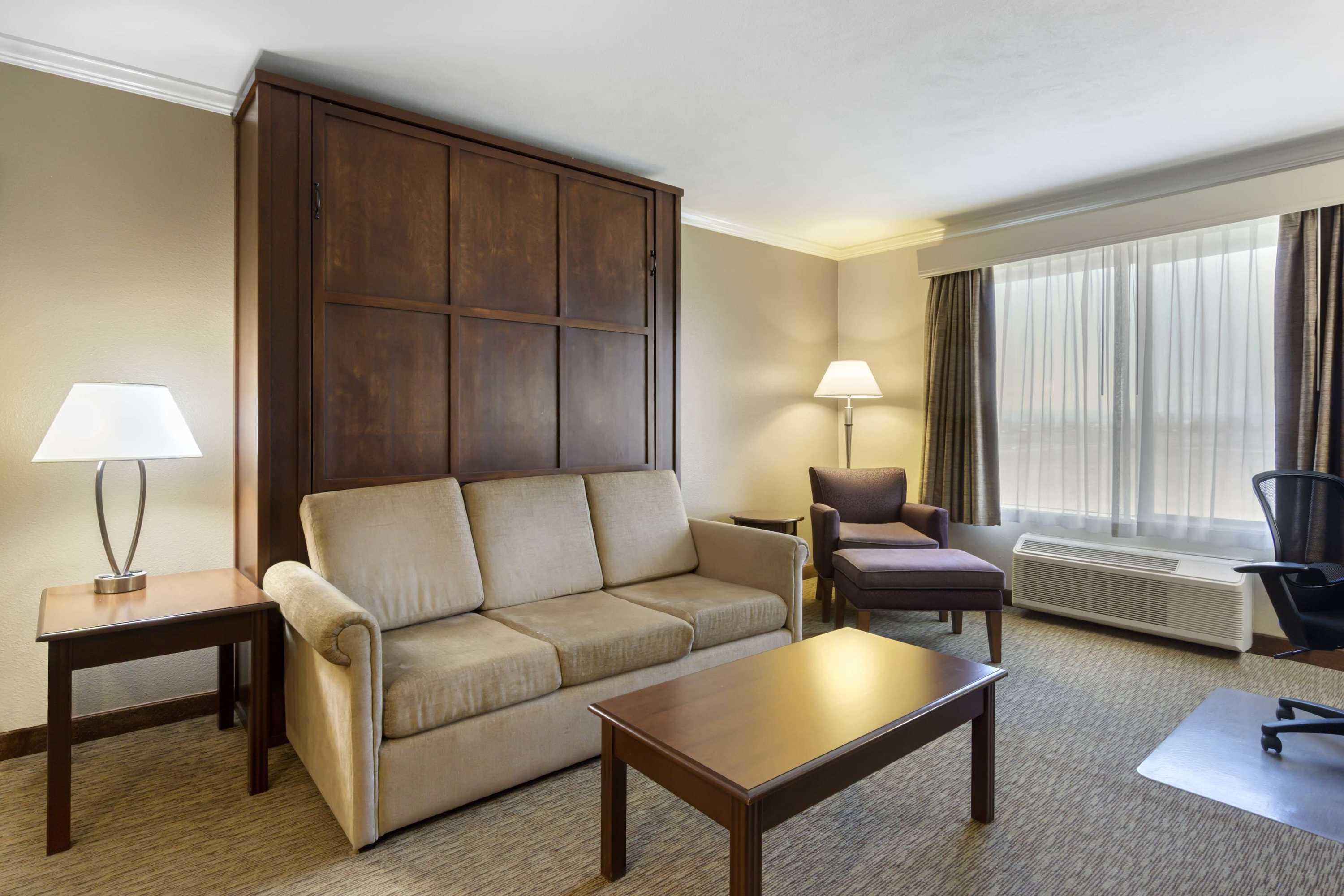 Gift card for Best Western Plus Grapevine Inn Gift card for Best Western Plus Grapevine Inn