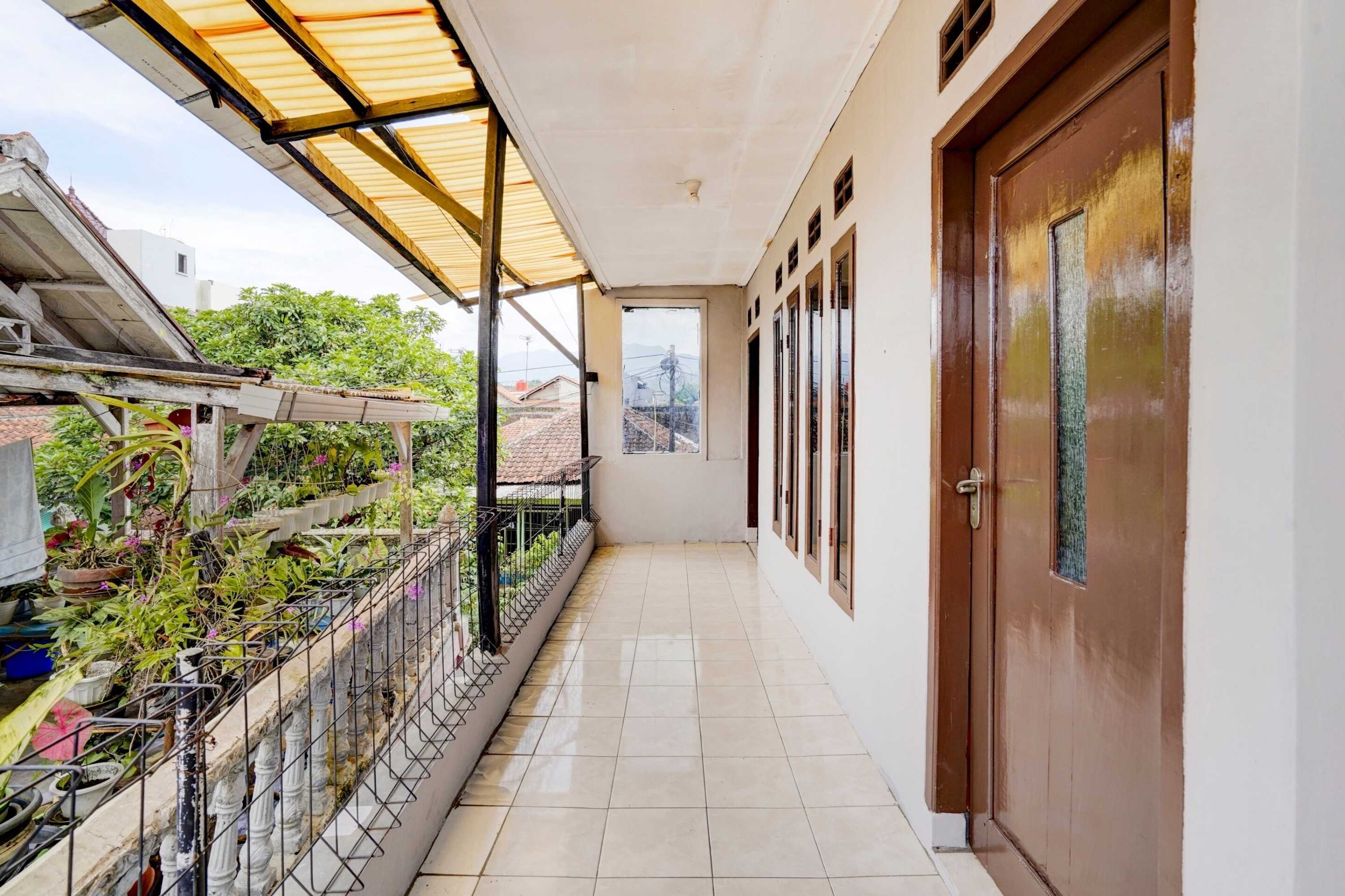 Gift card for Oyo Life 90701 Kost Syariah Deris Gift card for Oyo Life 90701 Kost Syariah Deris