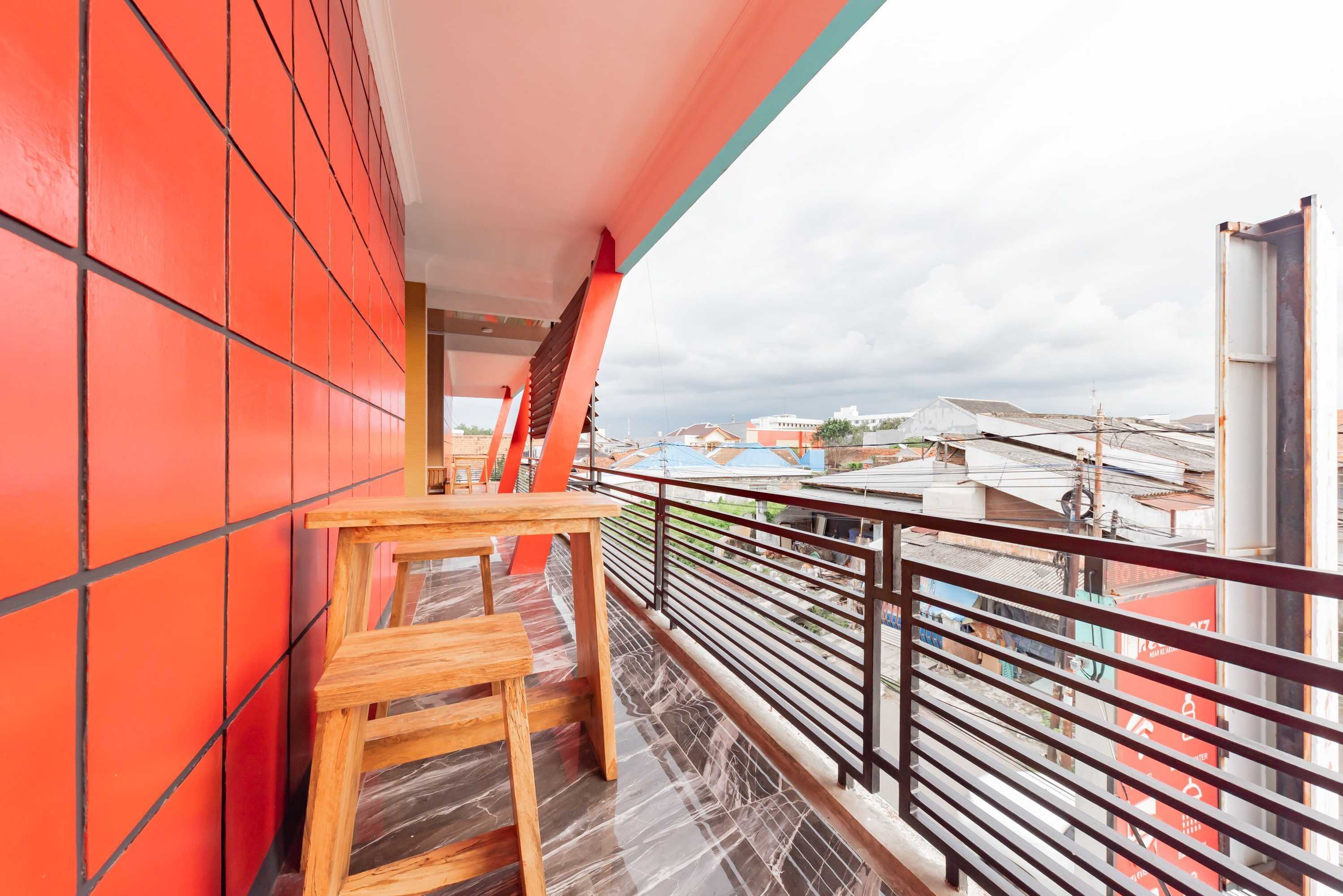 Gift card for Reddoorz Near Kejaksan Station Cirebon Gift card for Reddoorz Near Kejaksan Station Cirebon