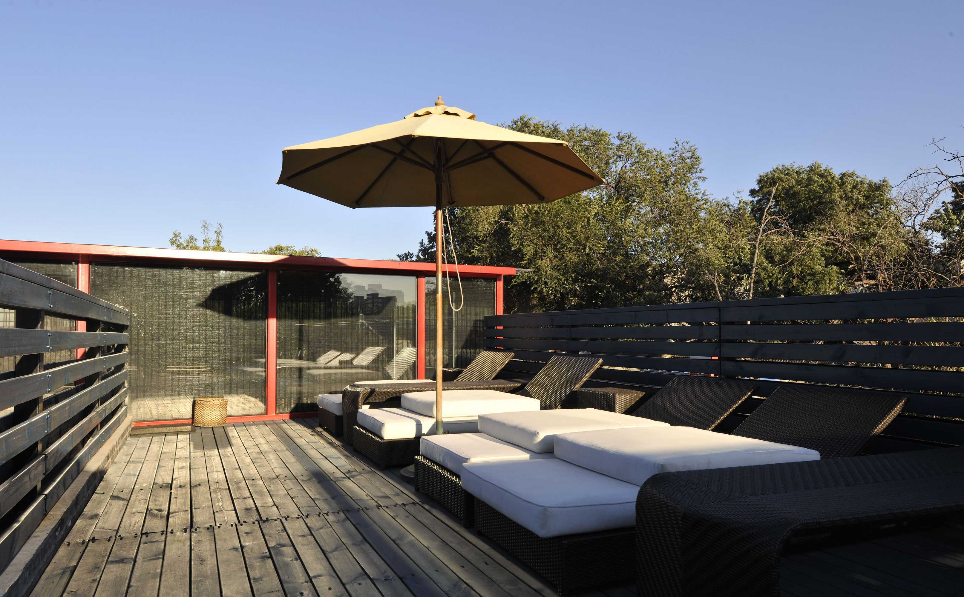 Gift card for Cote Cour Beijing - Quadrangle Close to Tiananmen Square & Forbidden City & Walk to Wangfujing Nearby Subway Line 5&6 Fluently English Speaking, Free Wifi & Free Warm Food - Wonton & Noodles With Tour