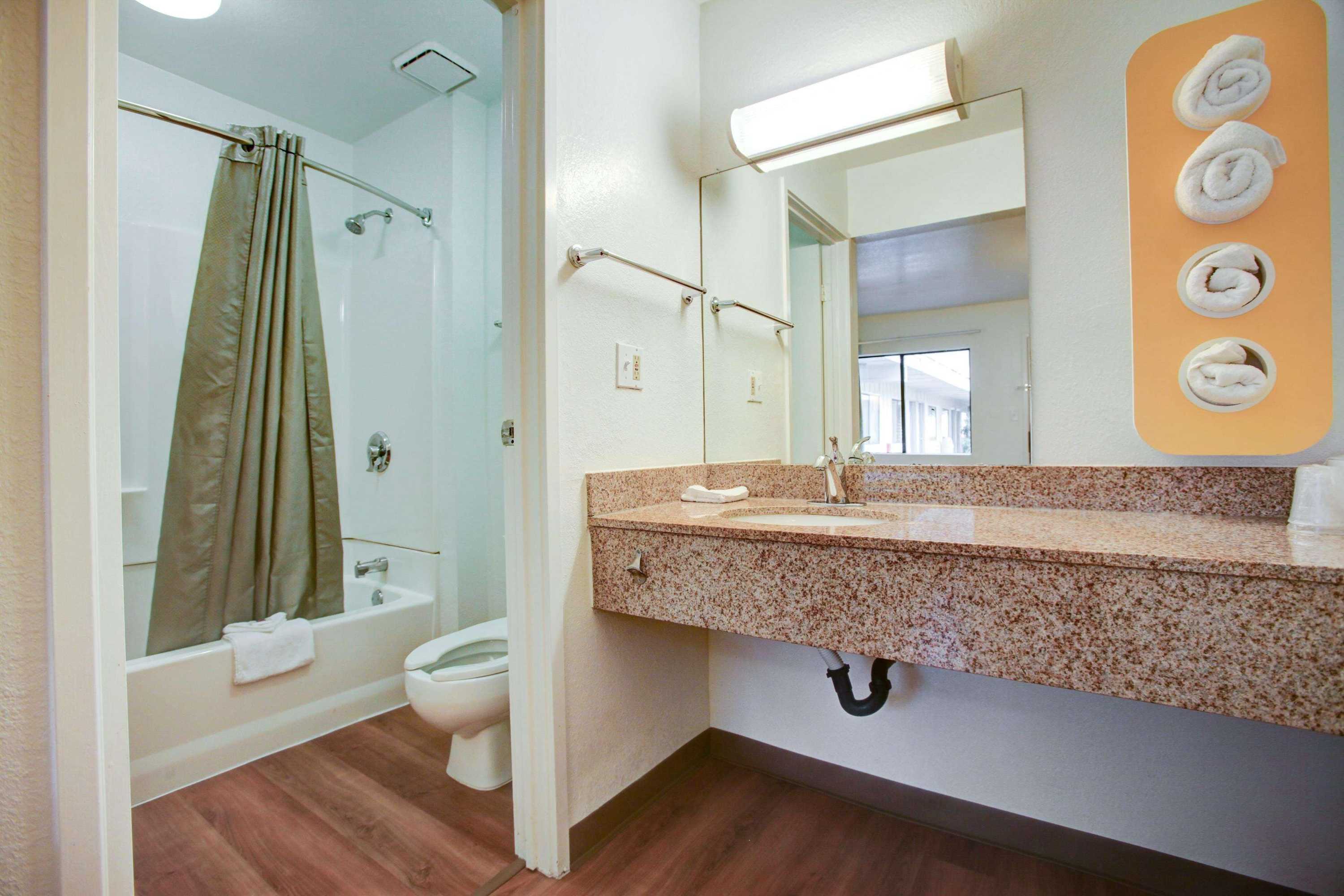 Gift card for Motel 6 Elkton, MD