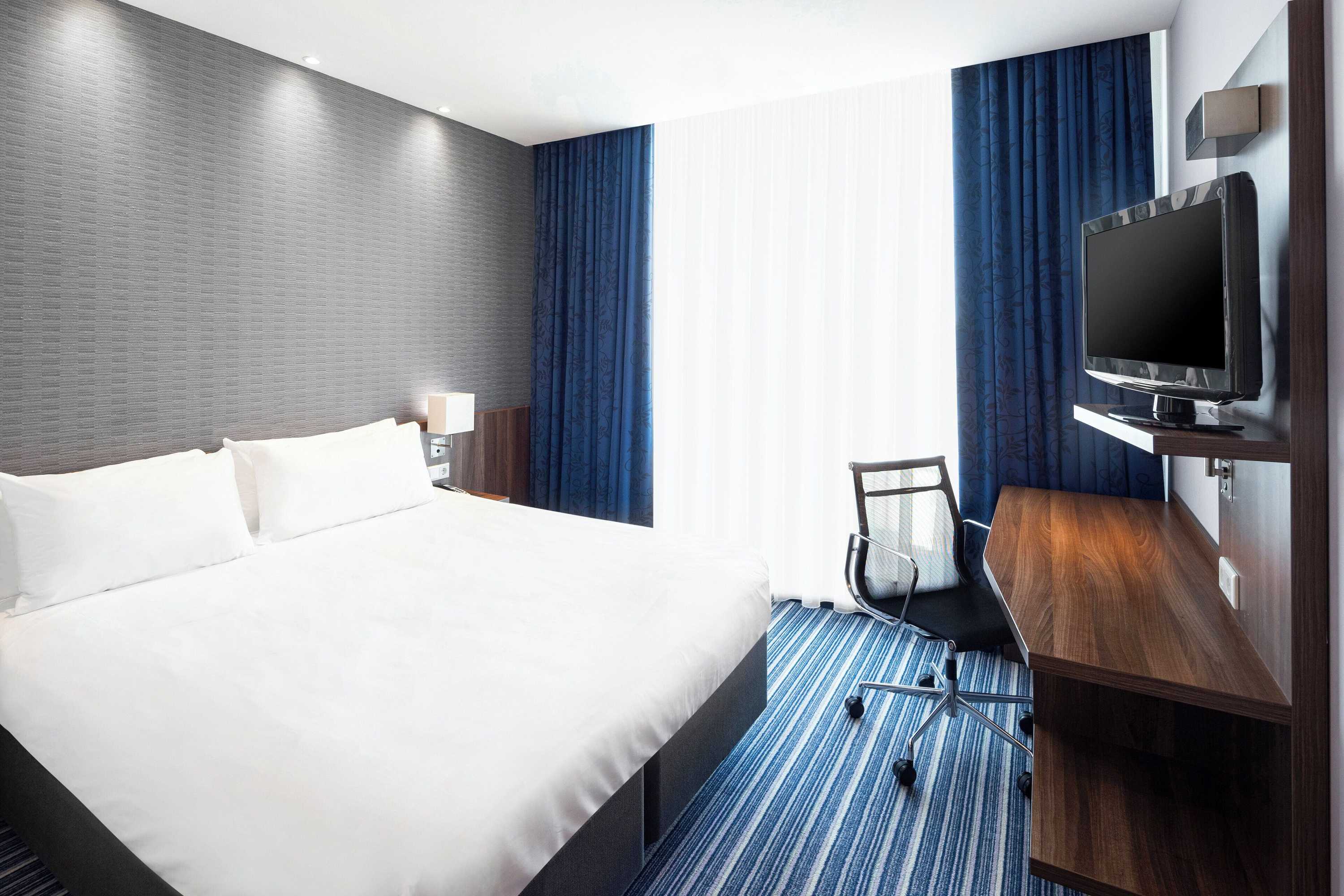 Gift card for Holiday Inn Express The Hague - Parliament by Ihg Gift card for Holiday Inn Express The Hague - Parliament by Ihg