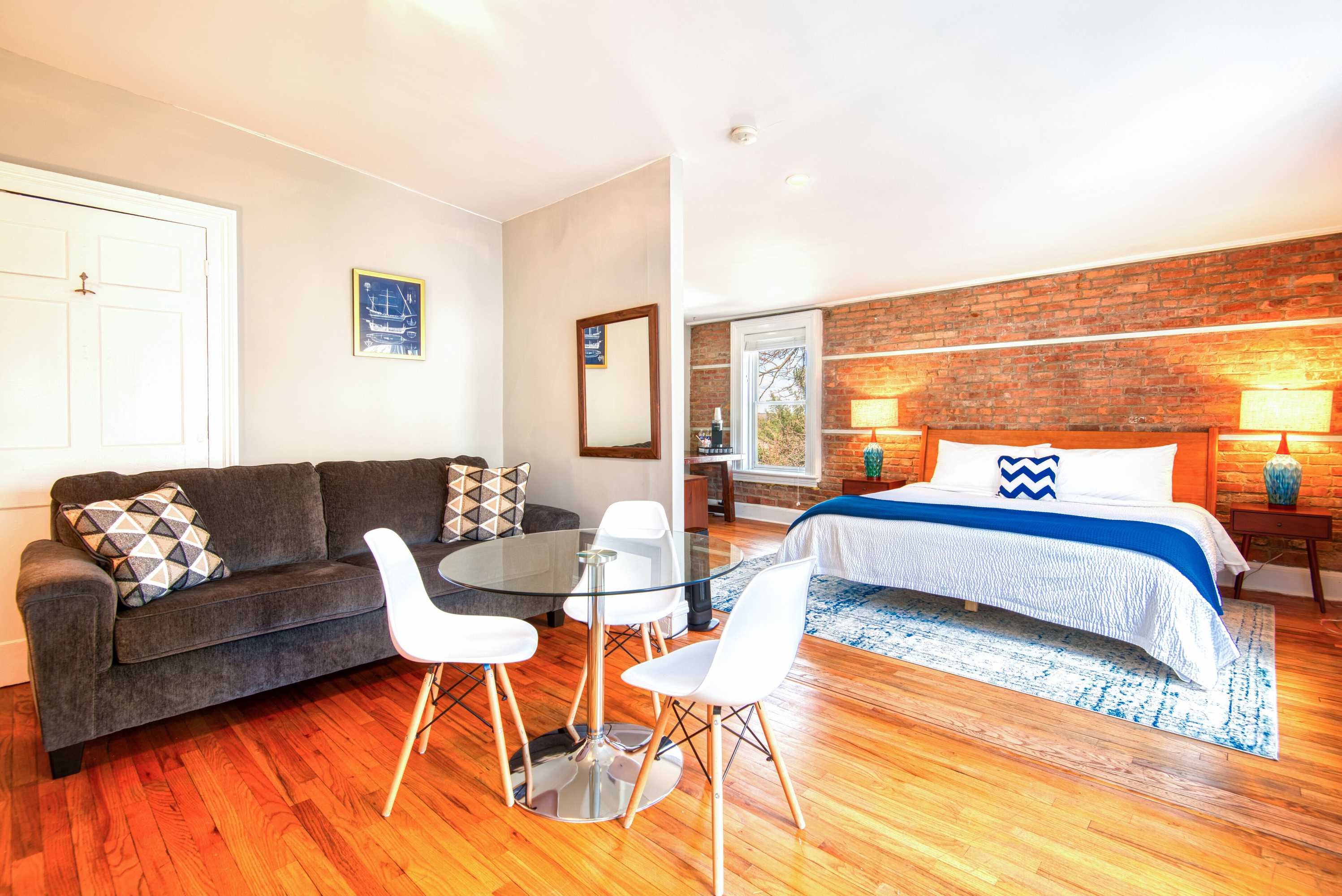 Gift card for Hudson Mariner