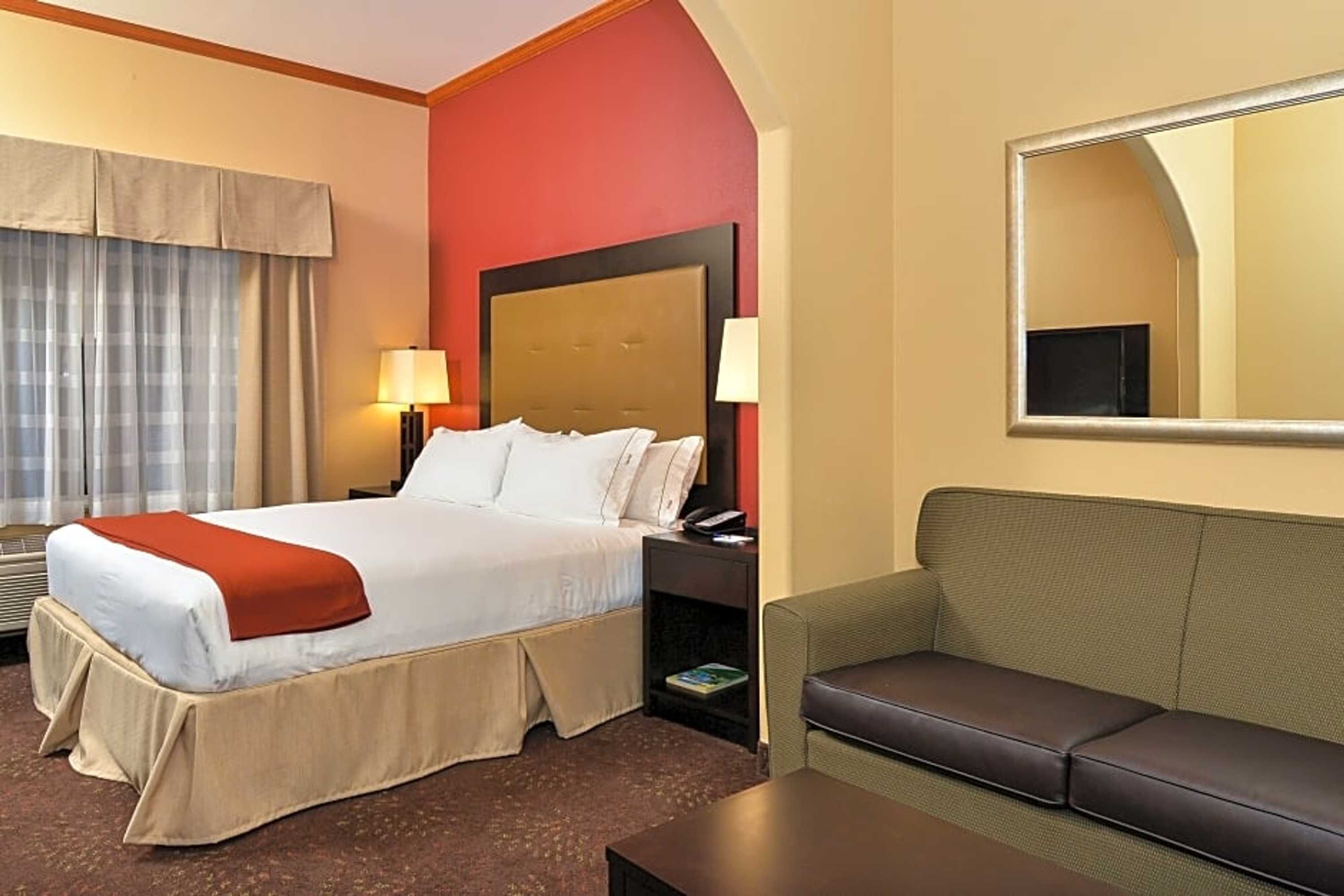 Gift card for Holiday Inn Express Vancouver North - Salmon Creek by Ihg Gift card for Holiday Inn Express Vancouver North - Salmon Creek by Ihg