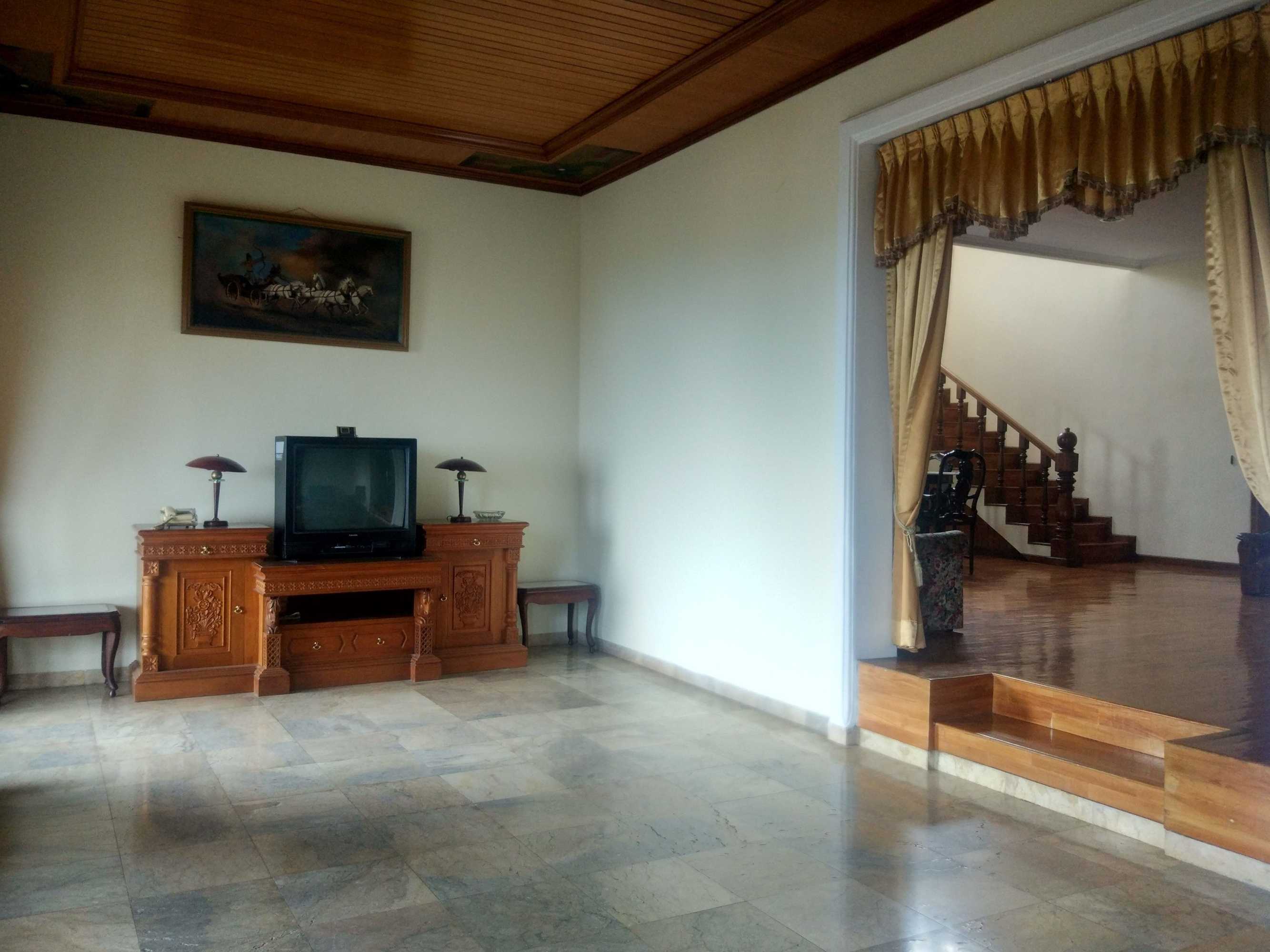 Gift card for Villa Beverly Hills Puncak For 50 Pax Gift card for Villa Beverly Hills Puncak For 50 Pax