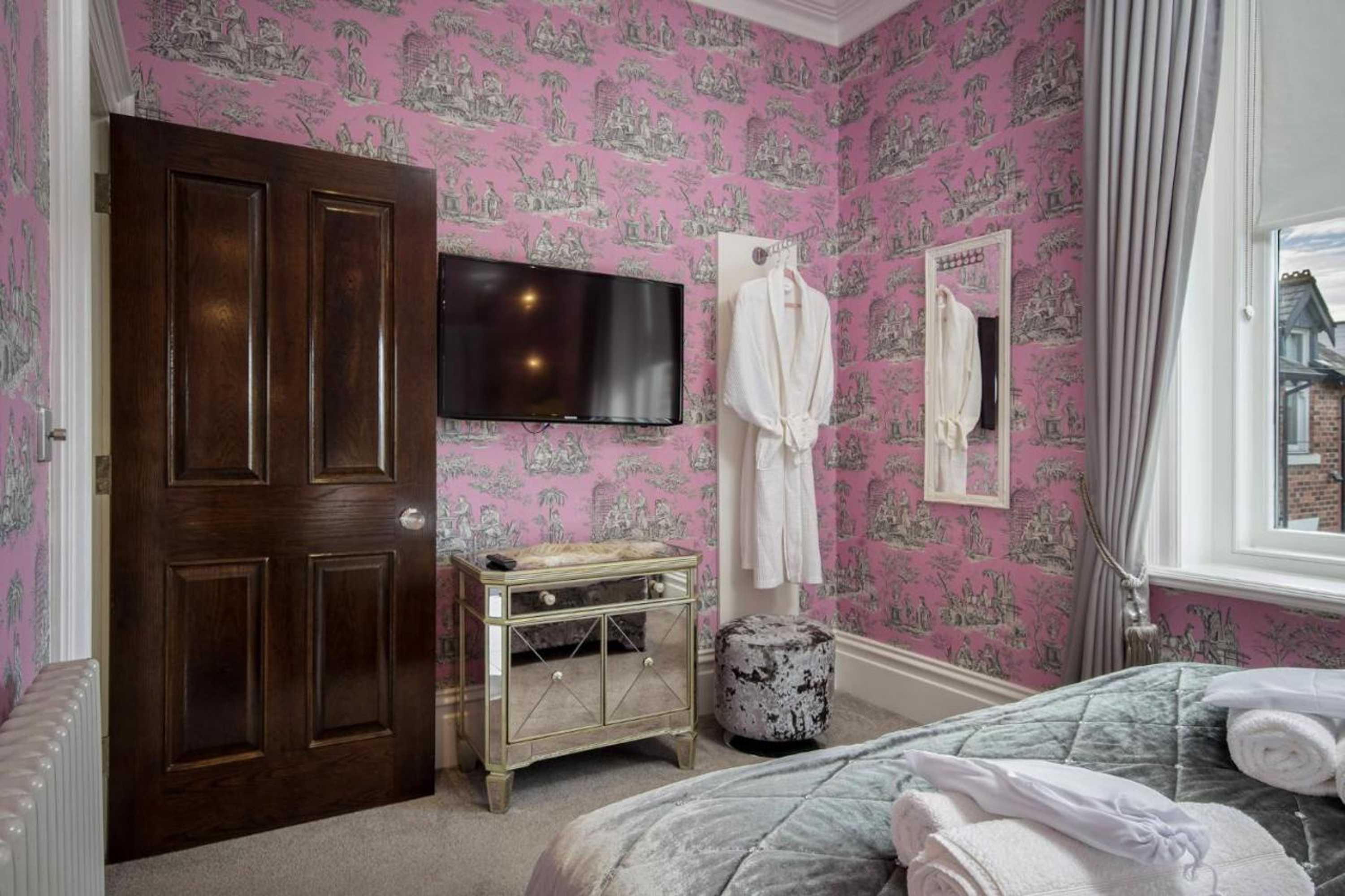 Gift card for Mode Breck Apartments