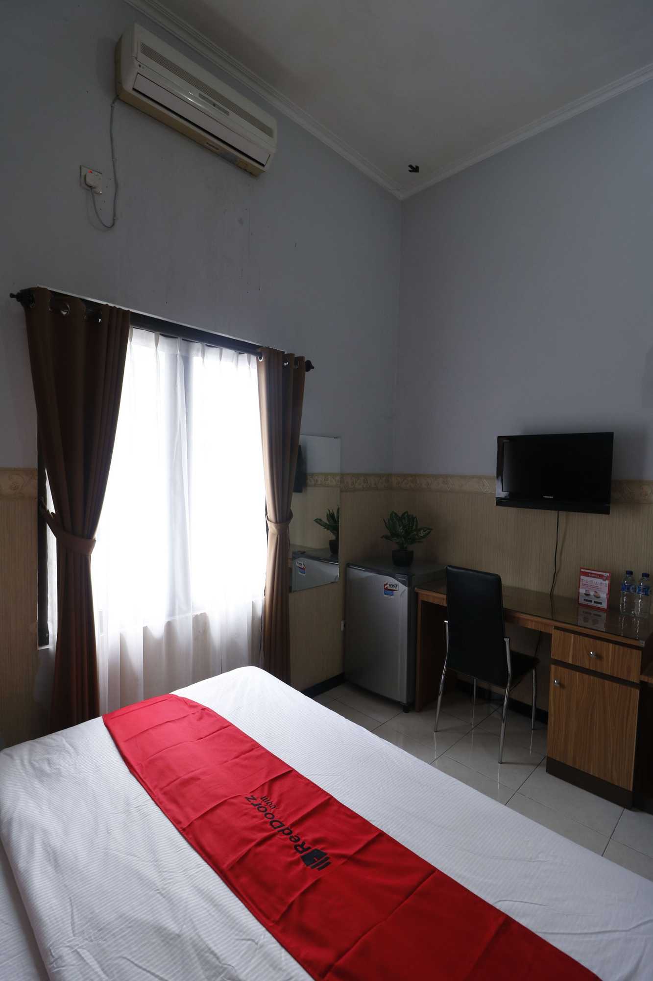 Gift card for Reddoorz Plus Near Undip Tembalang Gift card for Reddoorz Plus Near Undip Tembalang