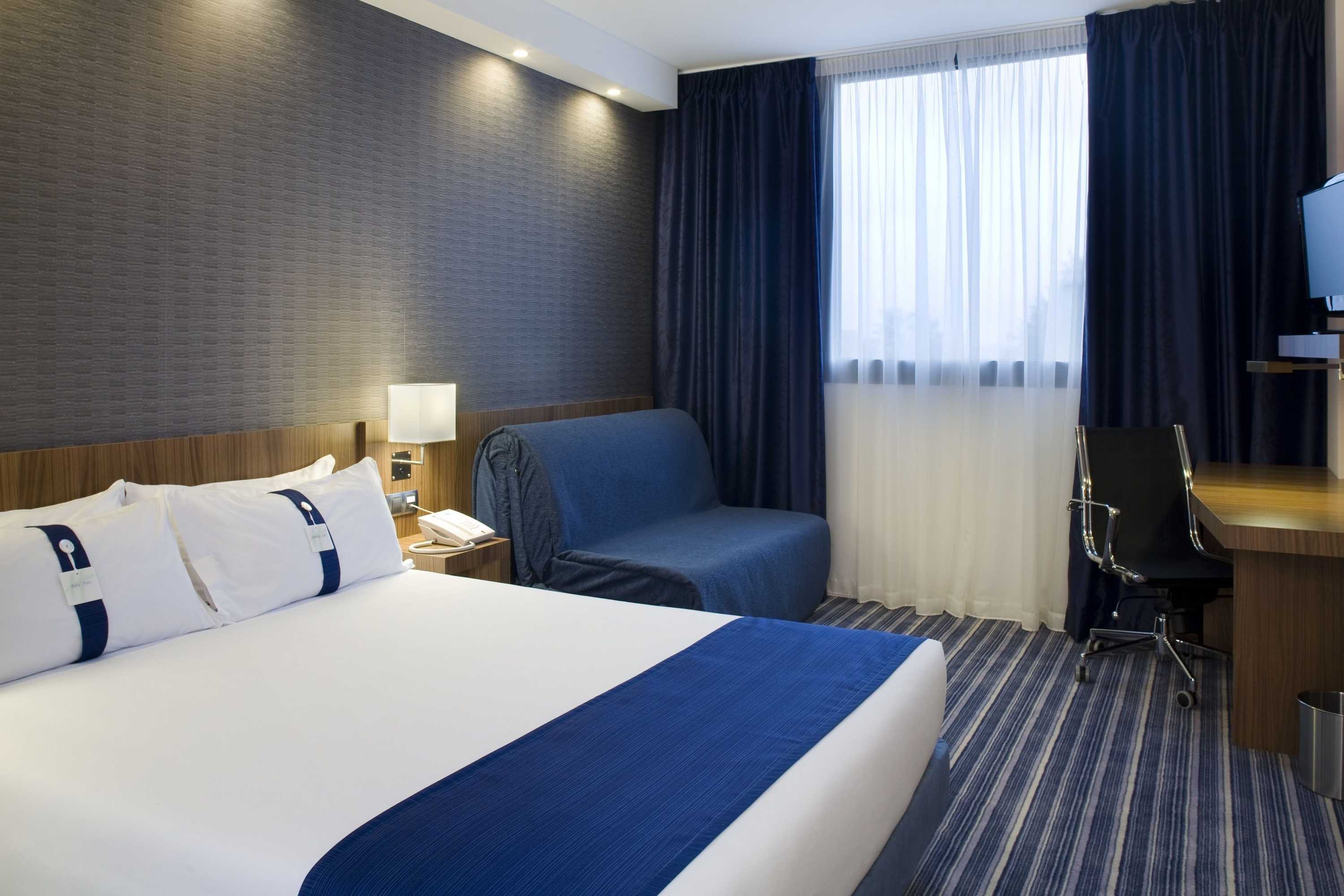 Gift card for Holiday Inn Express Campo De Gibraltar - Barrios by Ihg Gift card for Holiday Inn Express Campo De Gibraltar - Barrios by Ihg