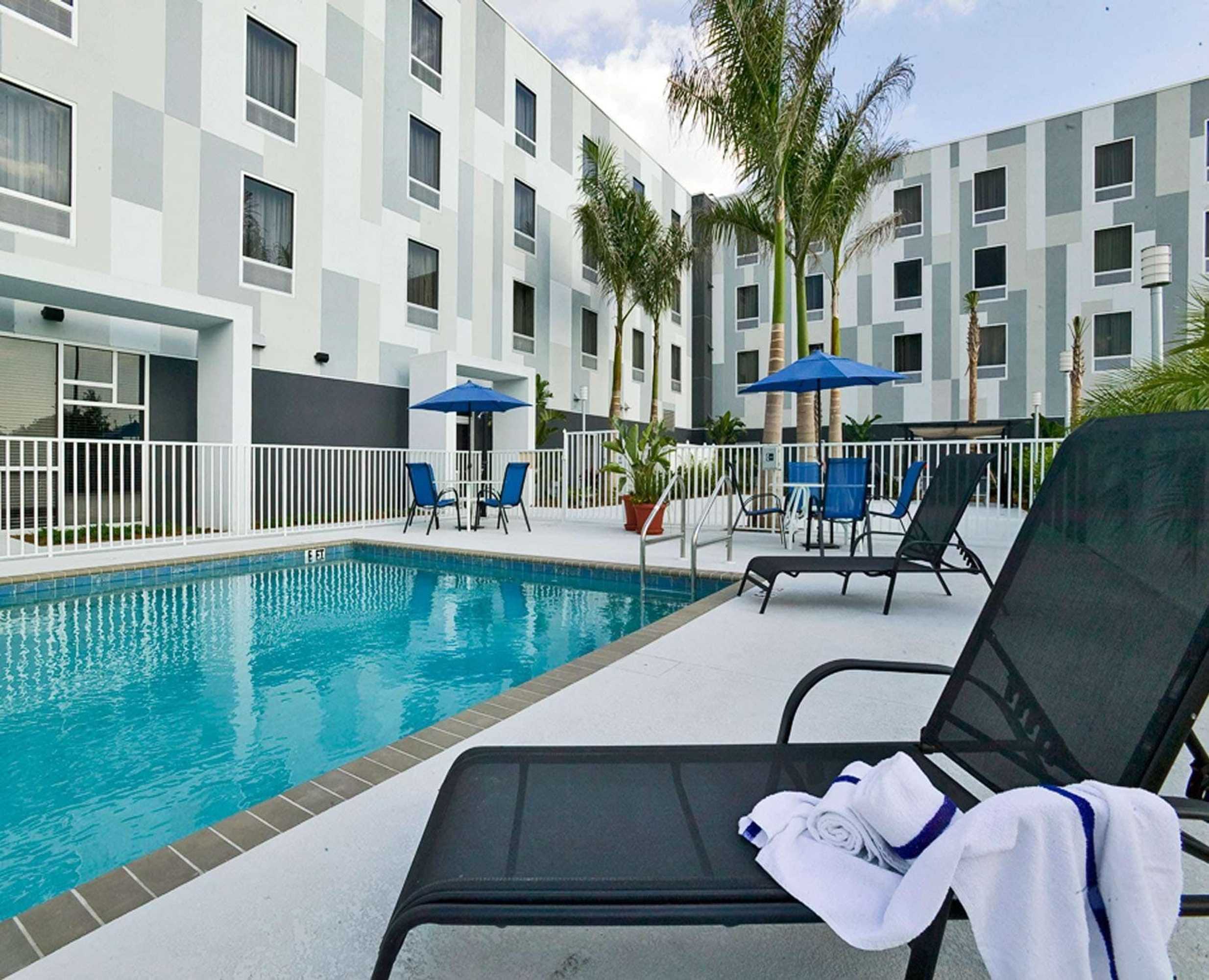 Gift card for Hampton Inn & Suites Sarasota/bradenton-Airport, FL Gift card for Hampton Inn & Suites Sarasota/bradenton-Airport, FL