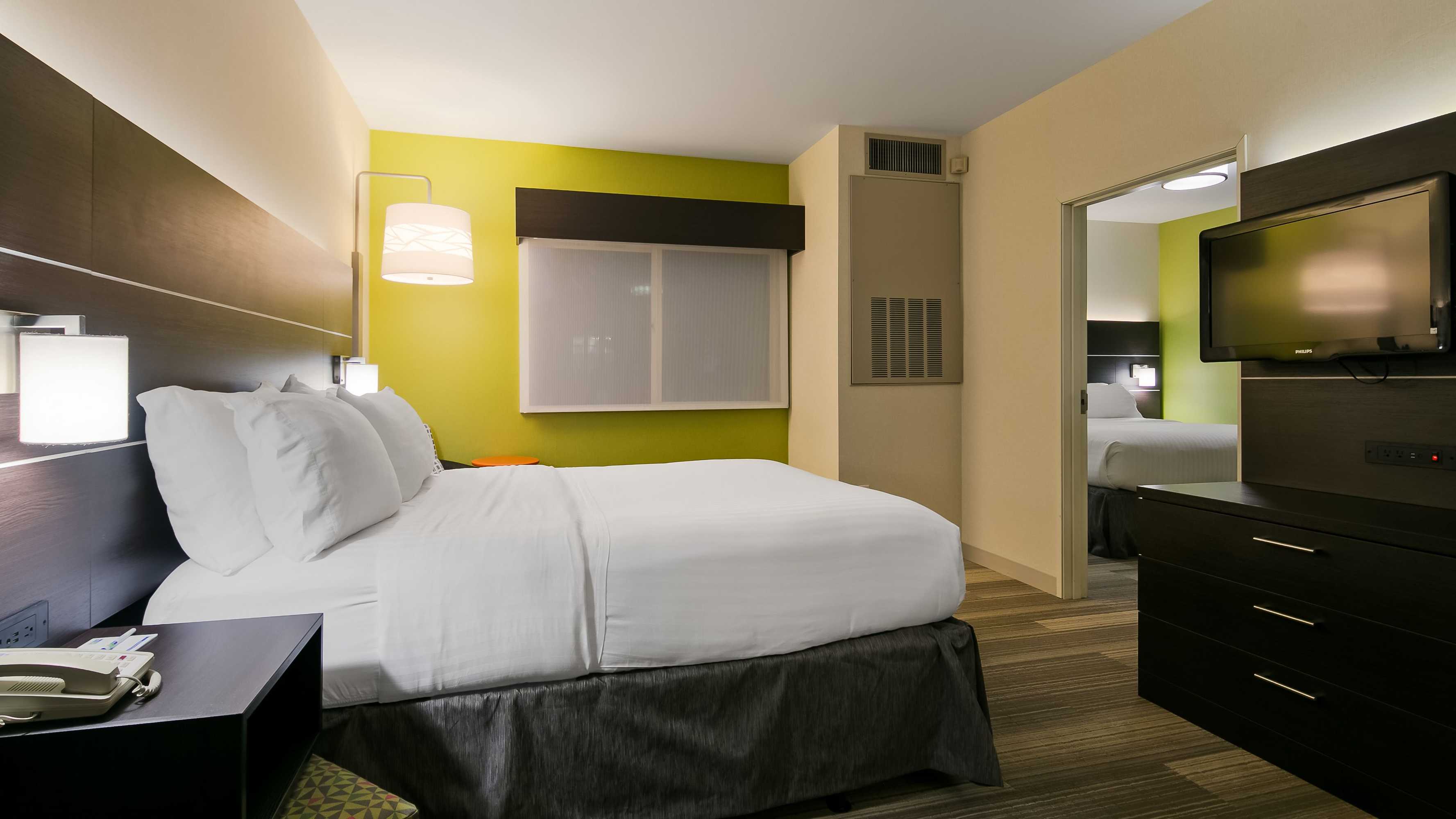 Gift card for Holiday Inn Express & Suites Everett by Ihg Gift card for Holiday Inn Express & Suites Everett by Ihg