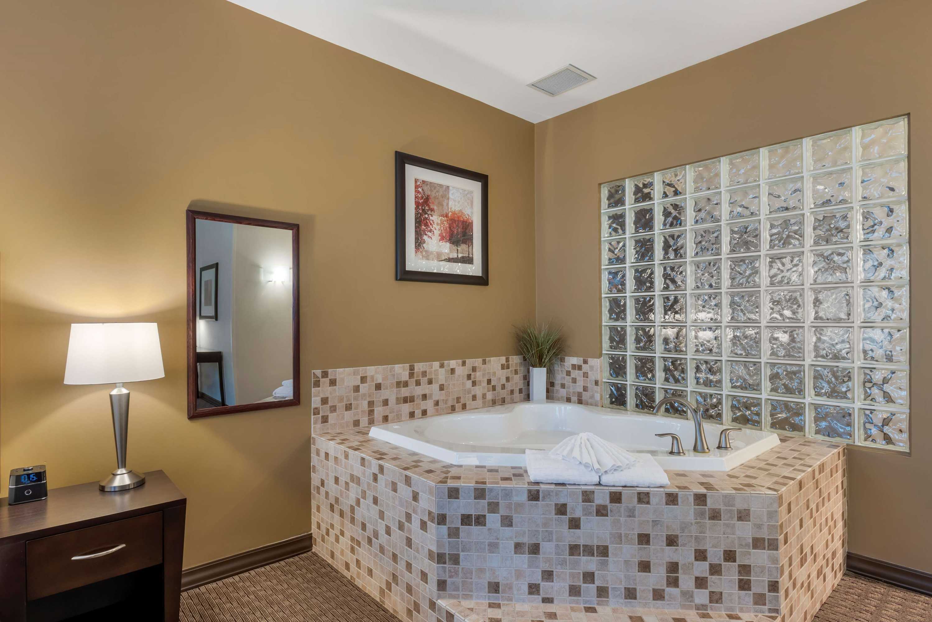 Gift card for Best Western Plus Baker Street Inn Gift card for Best Western Plus Baker Street Inn