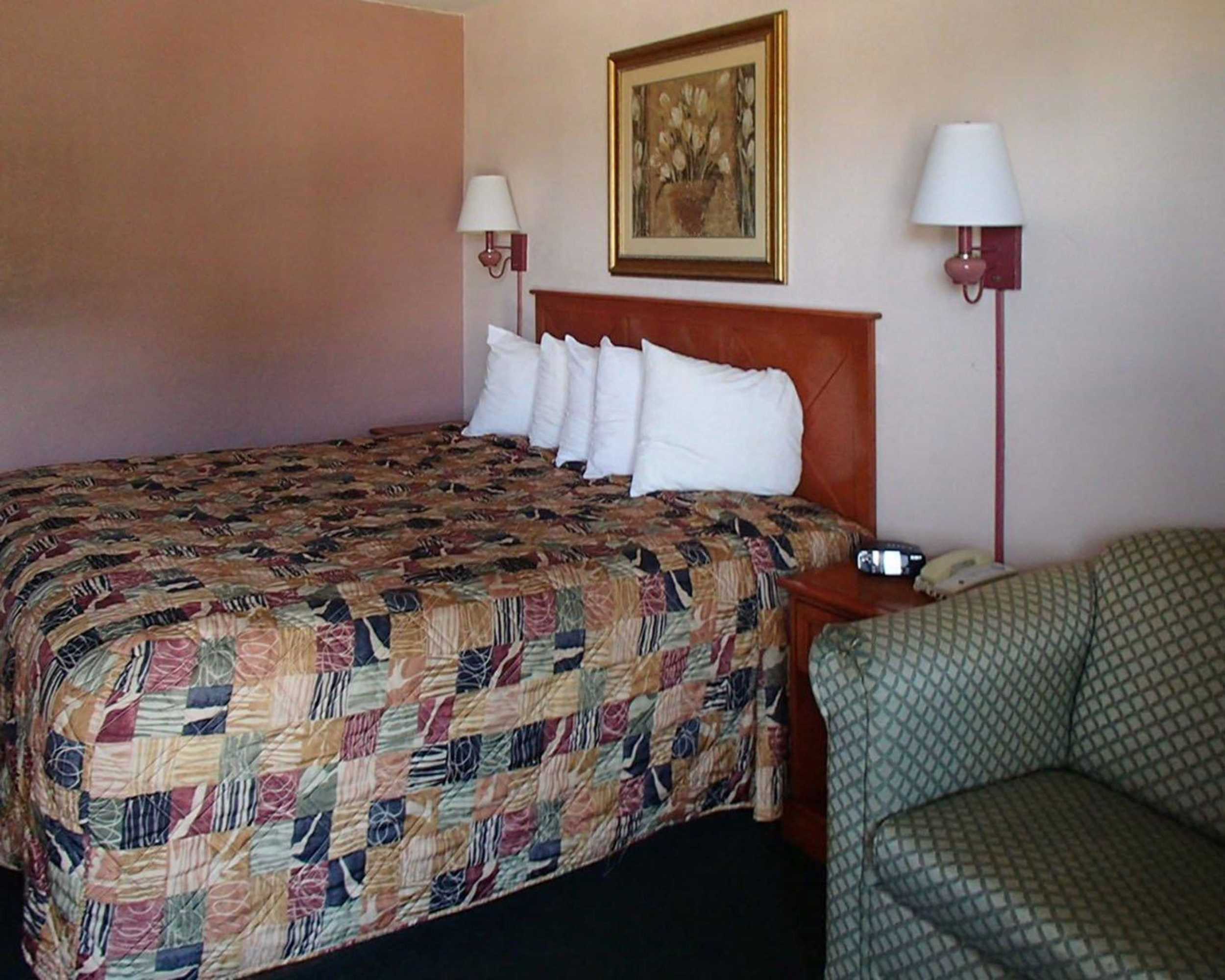 Gift card for Rodeway Inn Leesburg Chain of Lakes Gift card for Rodeway Inn Leesburg Chain of Lakes