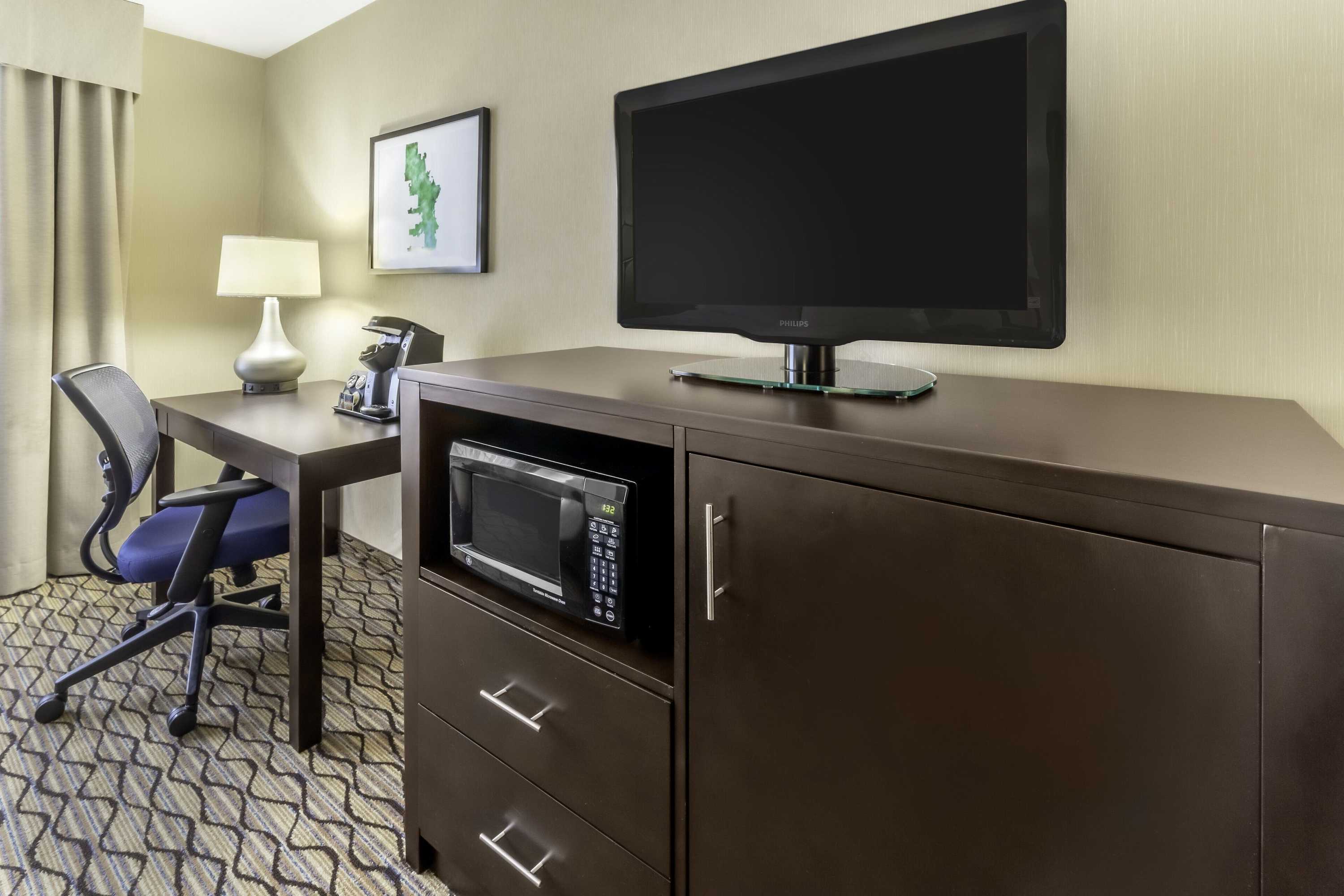 Gift card for Holiday Inn Hotel & Suites-Milwaukee Airport by Ihg Gift card for Holiday Inn Hotel & Suites-Milwaukee Airport by Ihg