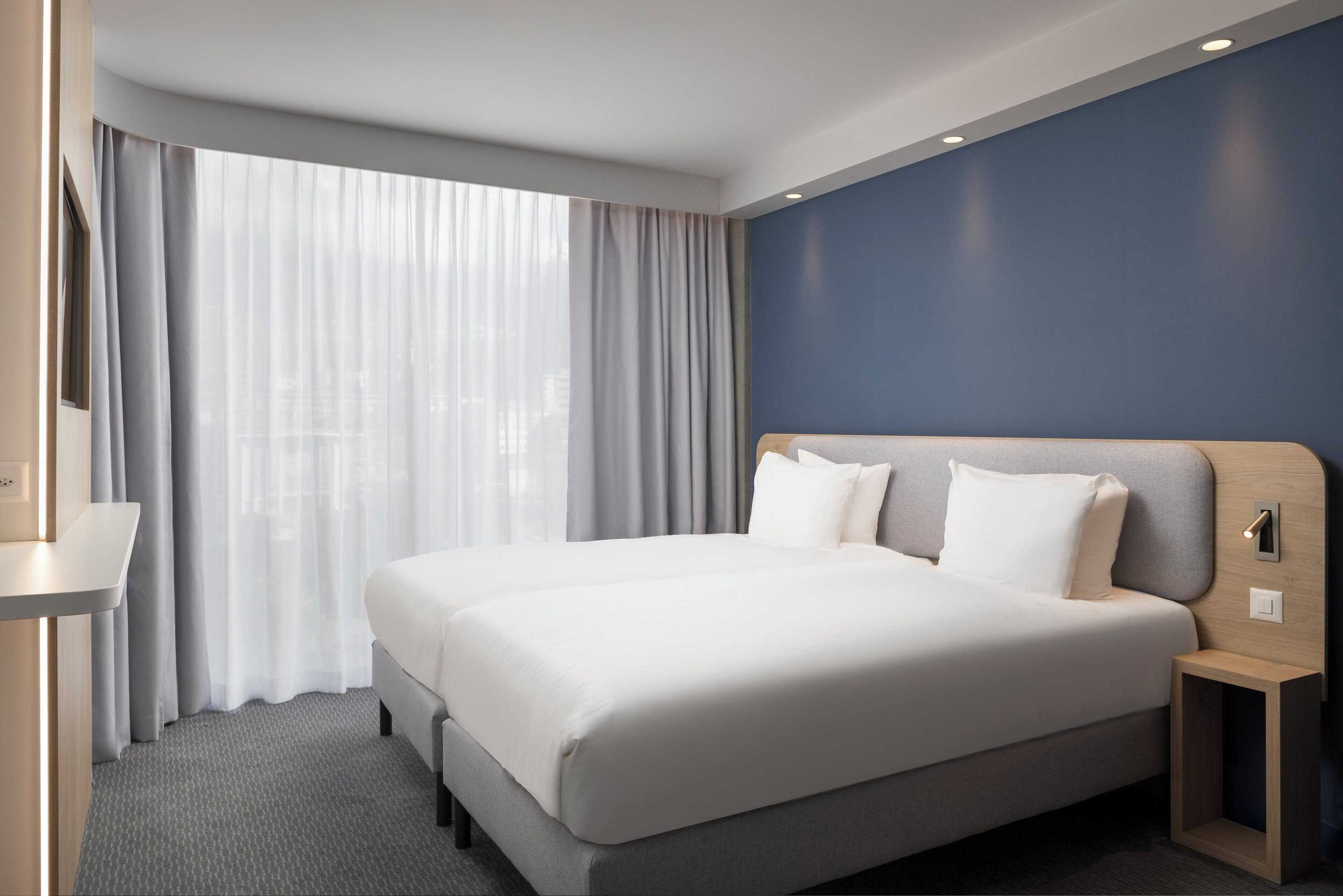Gift card for Holiday Inn Express & Suites Sion by Ihg Gift card for Holiday Inn Express & Suites Sion by Ihg