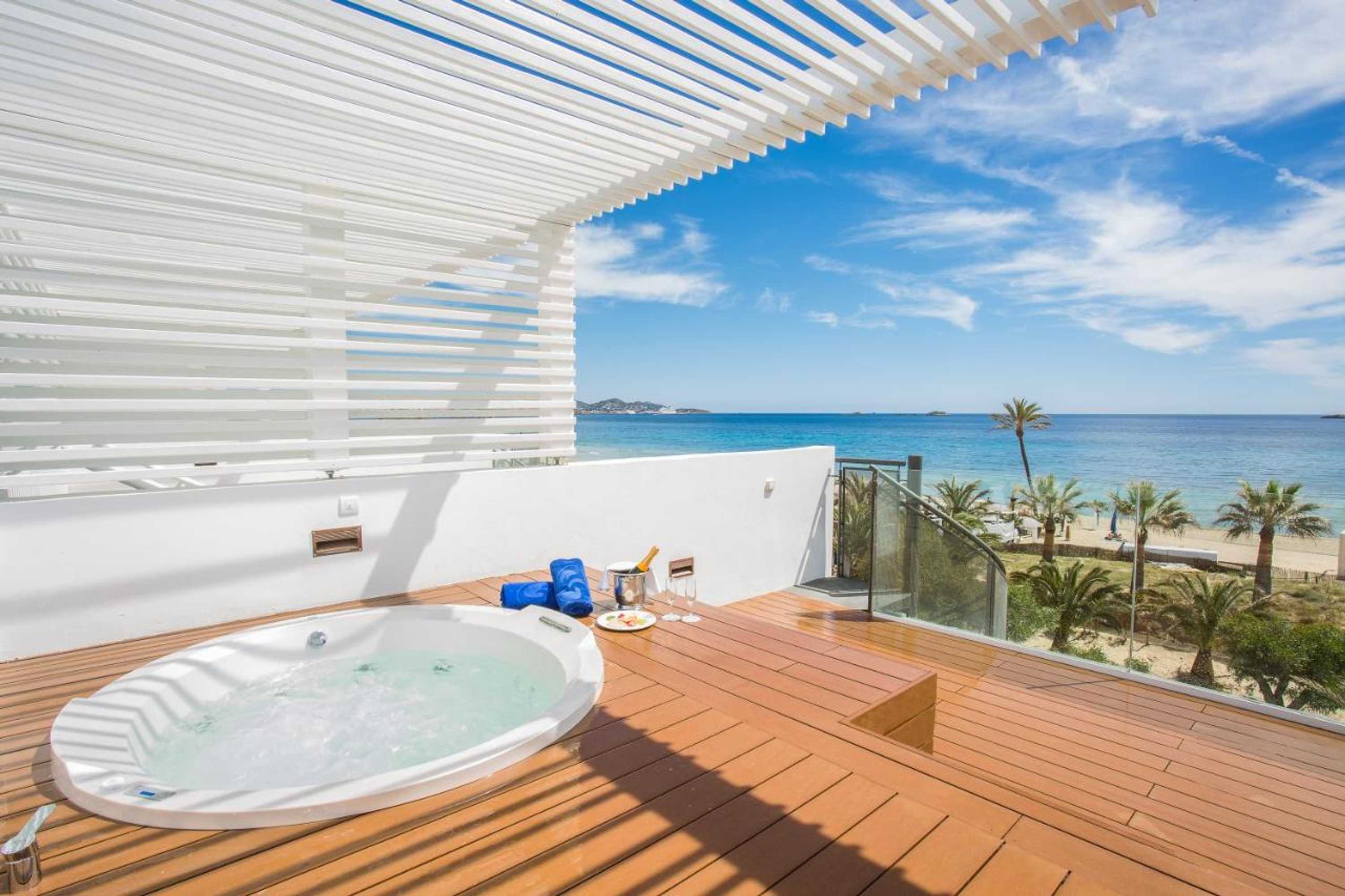 Gift card for Grand Palladium White Island Resort & Spa - All Inclusive Gift card for Grand Palladium White Island Resort & Spa - All Inclusive