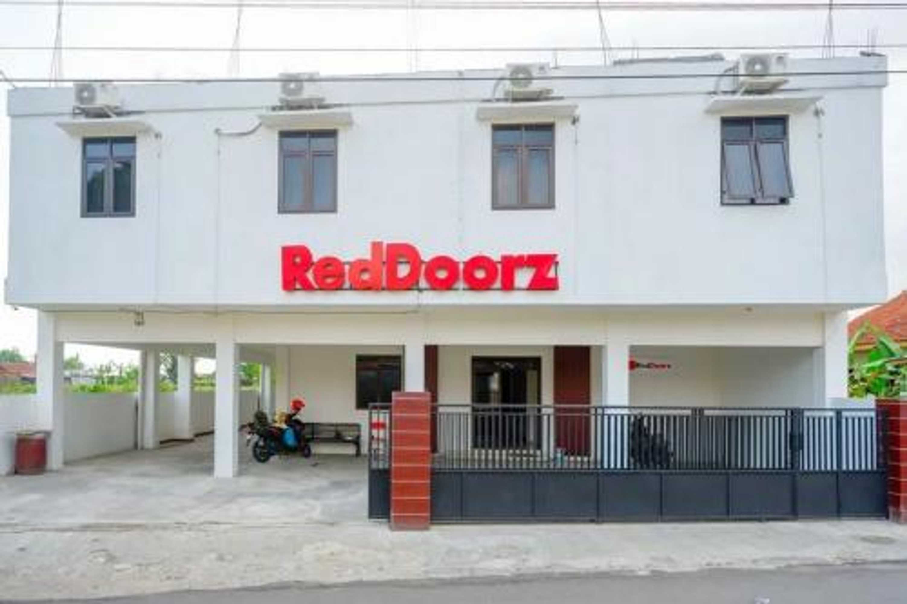 Gift card for Reddoorz Syariah Near Universitas Jenderal Soedirman 2 Gift card for Reddoorz Syariah Near Universitas Jenderal Soedirman 2