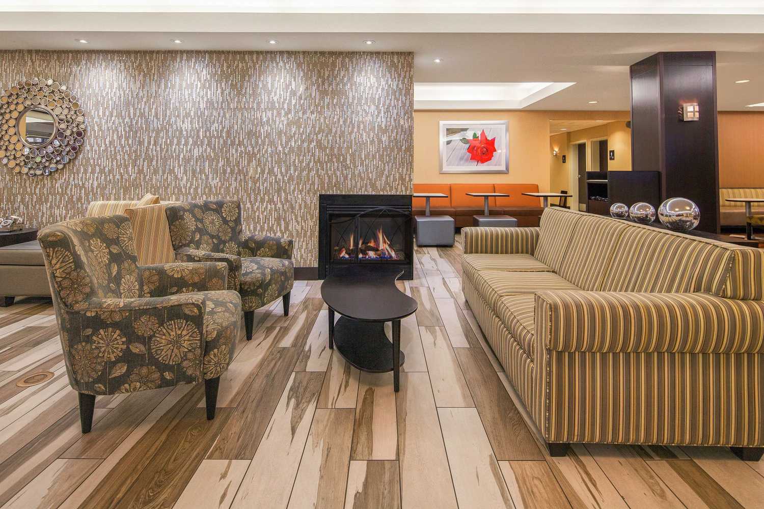 Gift card for Hampton Inn & Suites Seattle-North/lynnwood Gift card for Hampton Inn & Suites Seattle-North/lynnwood