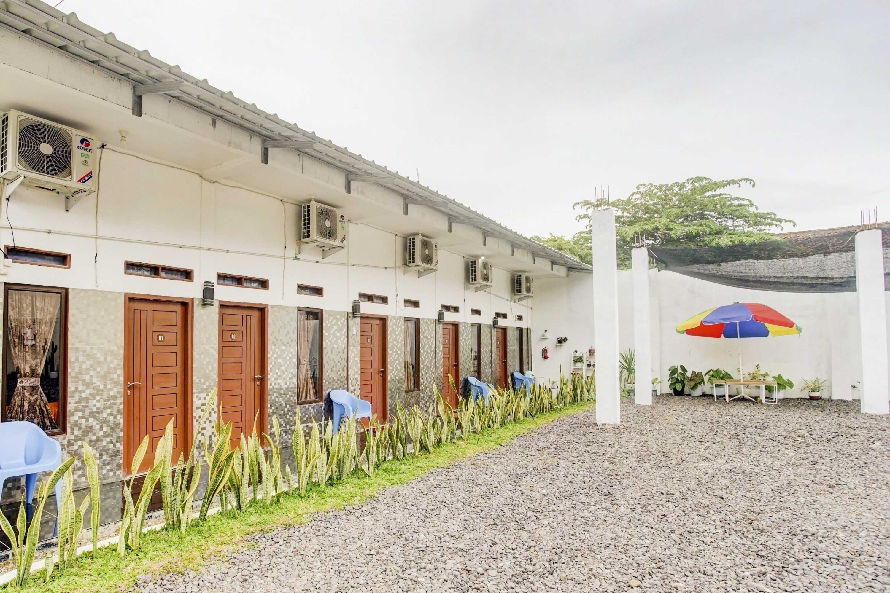 Gift card for Oyo 90124 Oemah Ratu Hostel Syariah Gift card for Oyo 90124 Oemah Ratu Hostel Syariah